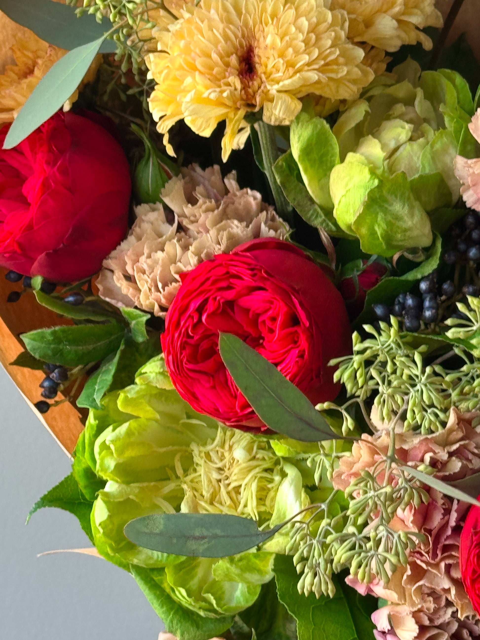 bouquet-red-roses-seasonal-flowers-brooklyn-nyc