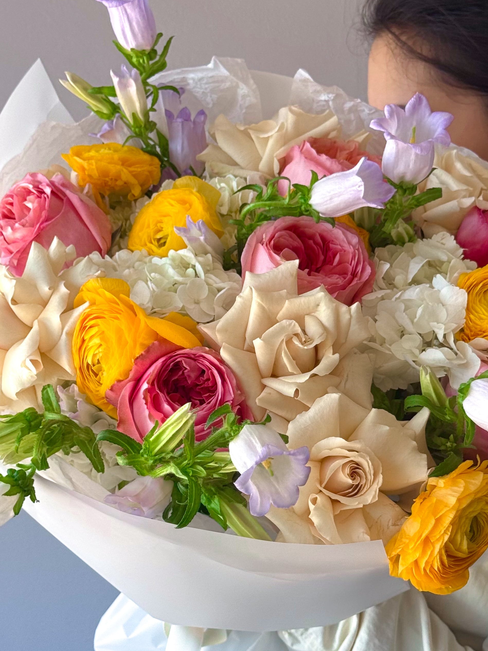 bouquet-morning-melody-roses-ranunculus-seasonal-flowers-brooklyn-nyc