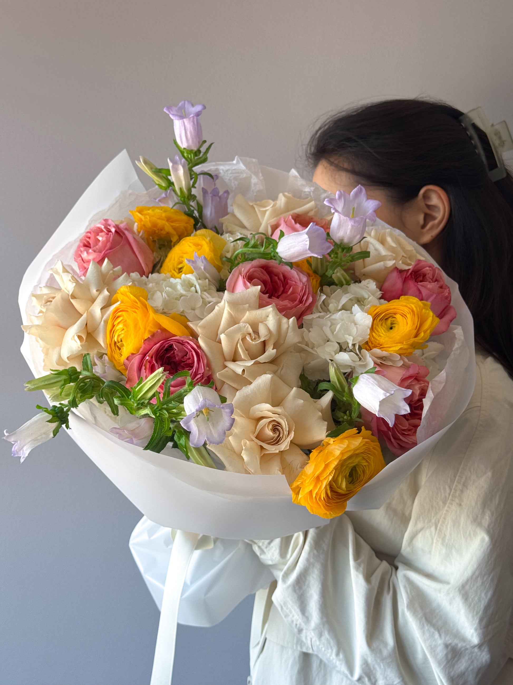 bouquet-morning-melody-roses-ranunculus-seasonal-flowers-brooklyn-nyc