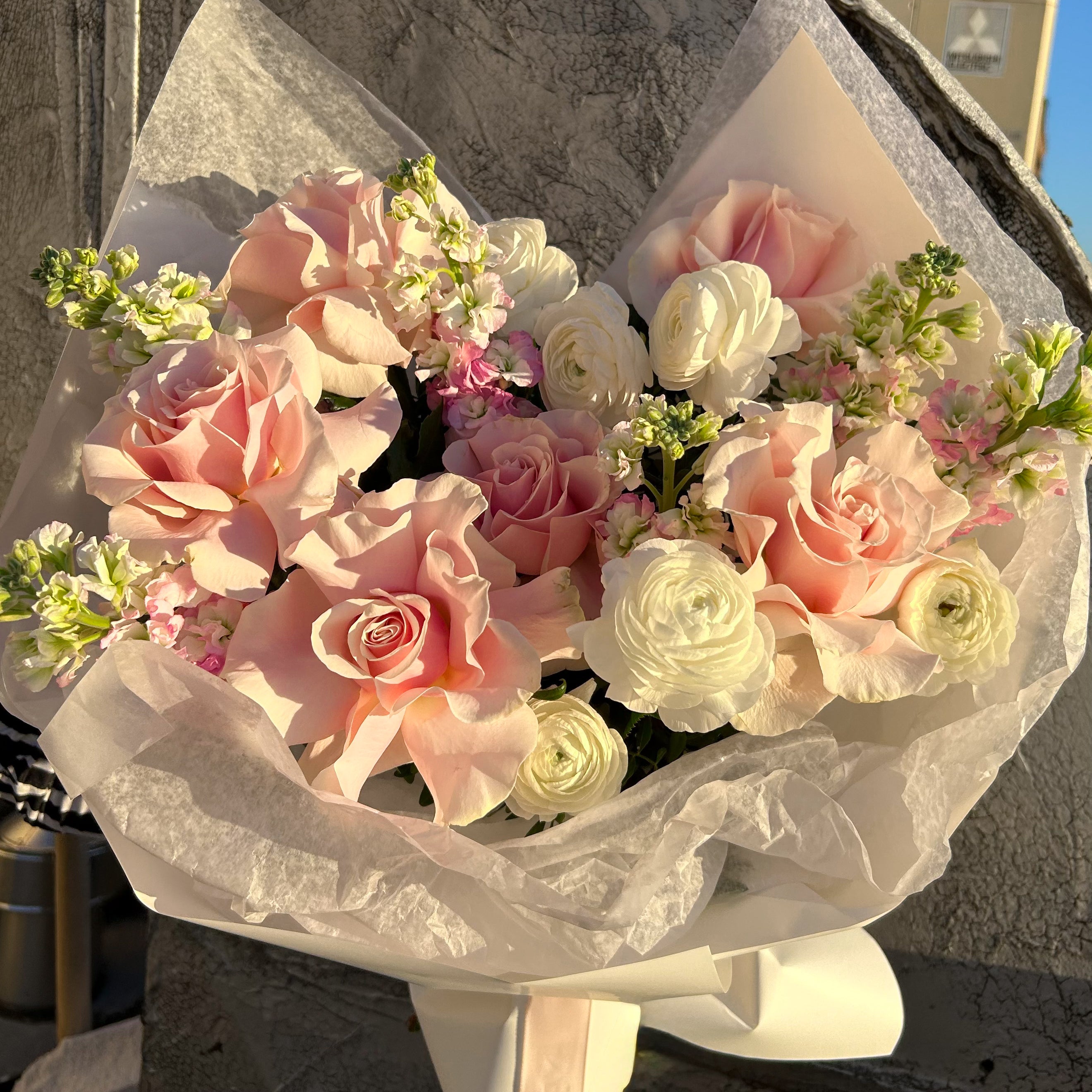 designer-mixes-round-bouquet-blush-pink-cream-romantic-brooklyn-nyc