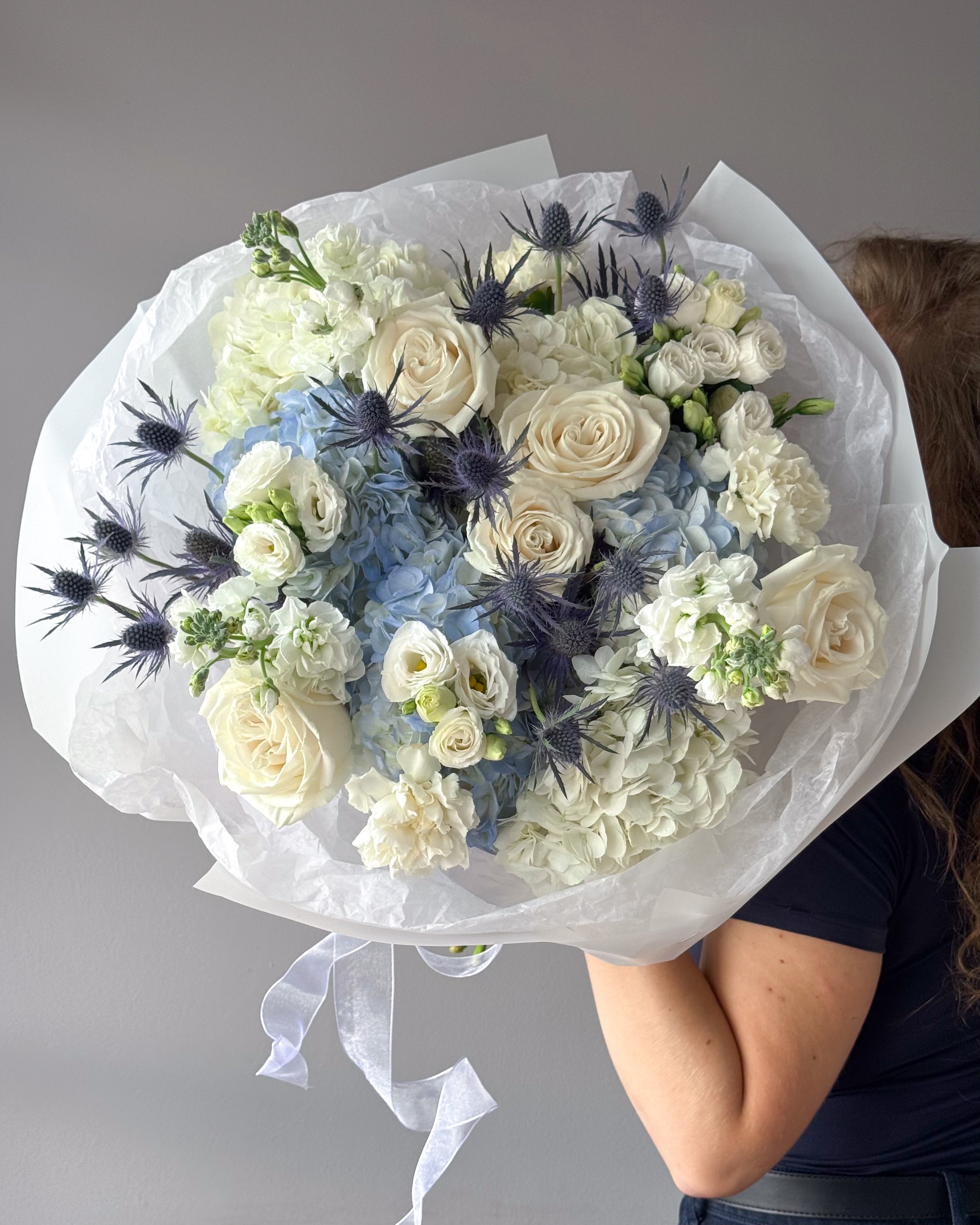 Round Bouquet "Baby Blue" - roses, hydrangeas, seasonal flowers