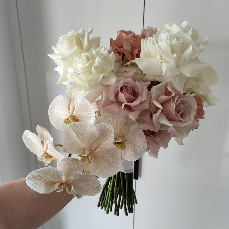 wedding-bouquet-nude-ivory-beige-roses-orchids-nyc