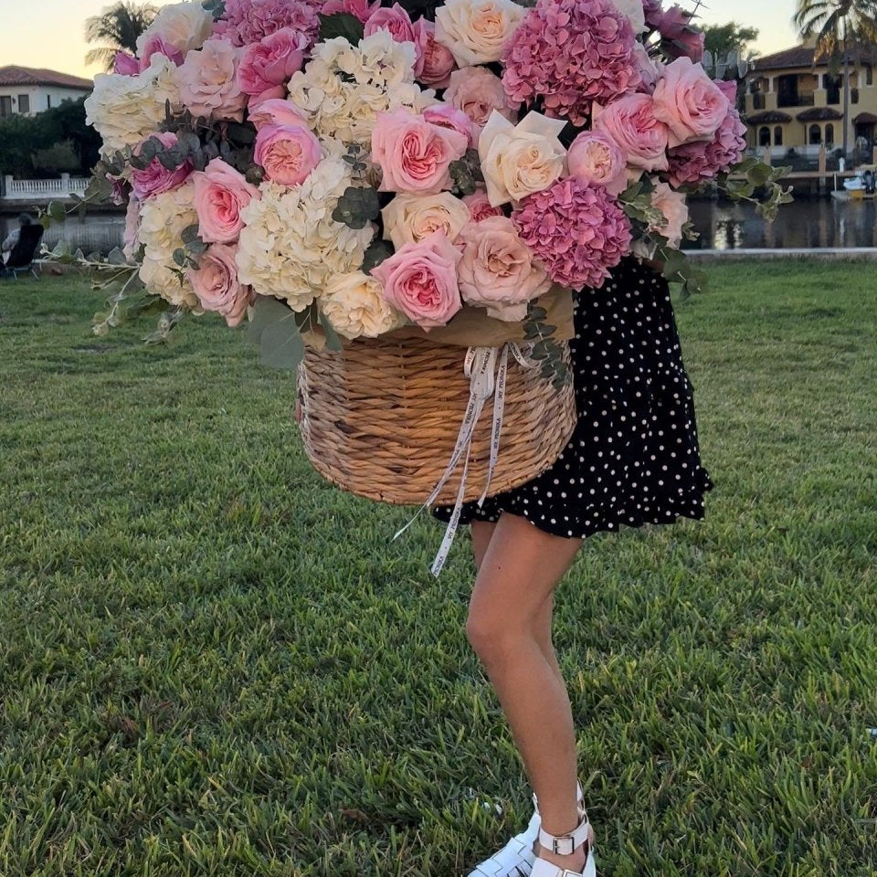blush-basket-pink-roses-hydrangeas-luxury-flower-arrangement-large-palette-bouquets-NYC-delivery