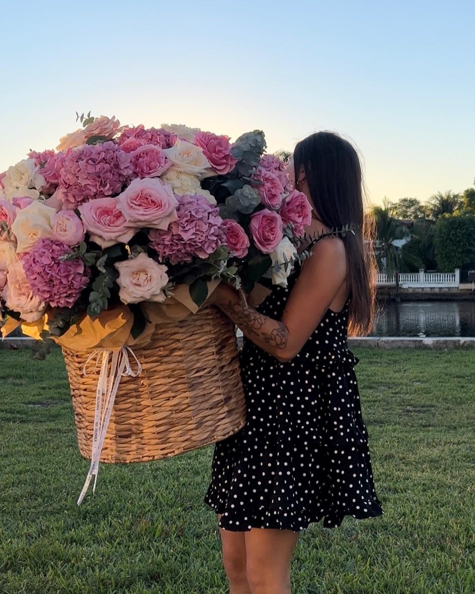 blush-basket-pink-roses-hydrangeas-luxury-flower-arrangement-large-palette-bouquets-NYC-delivery