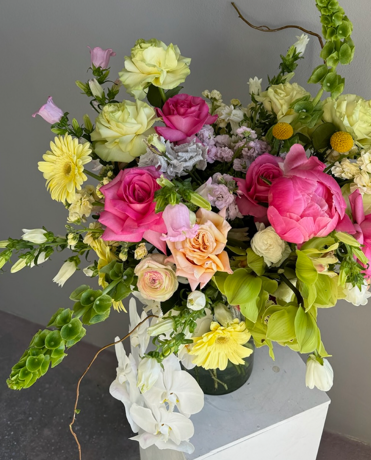 vase-arrangement-spring-sonata-peonies-roses-orchids-bright-pastel-flowers-all-me-flowers-nyc