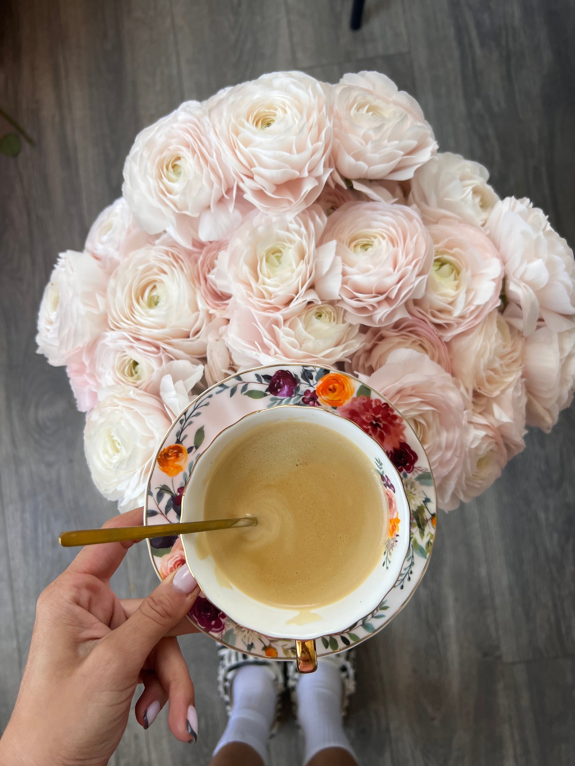 mono-bouquet-white-ranunculuses-with-eucalyptus-all-me-flowers-nyc