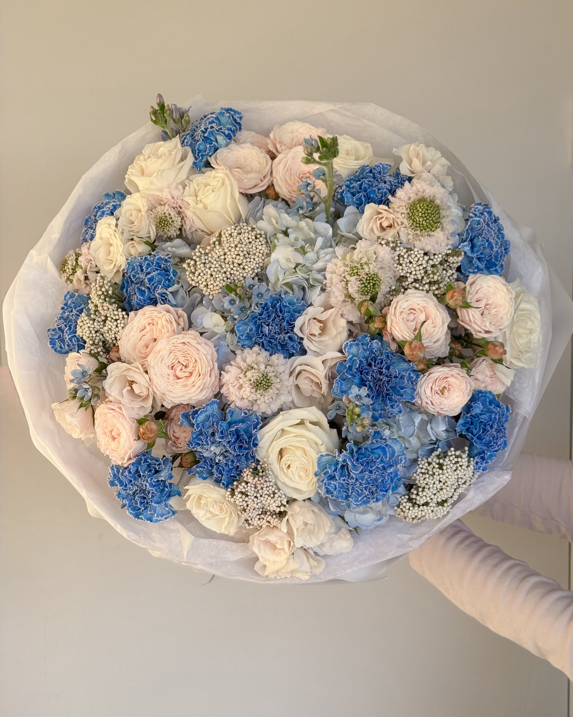 Round Bouquet "Baby Blue" - roses, hydrangeas, seasonal flowers