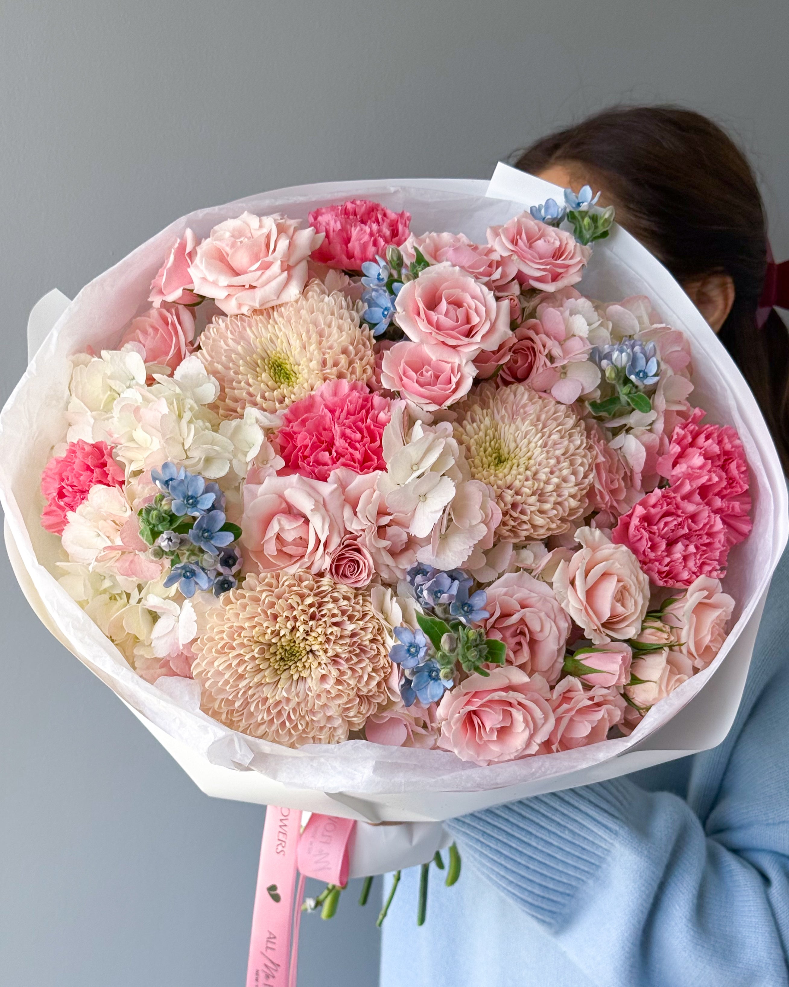 Round Bouquet “Cotton” - roses, hydrangeas, seasonal flowers