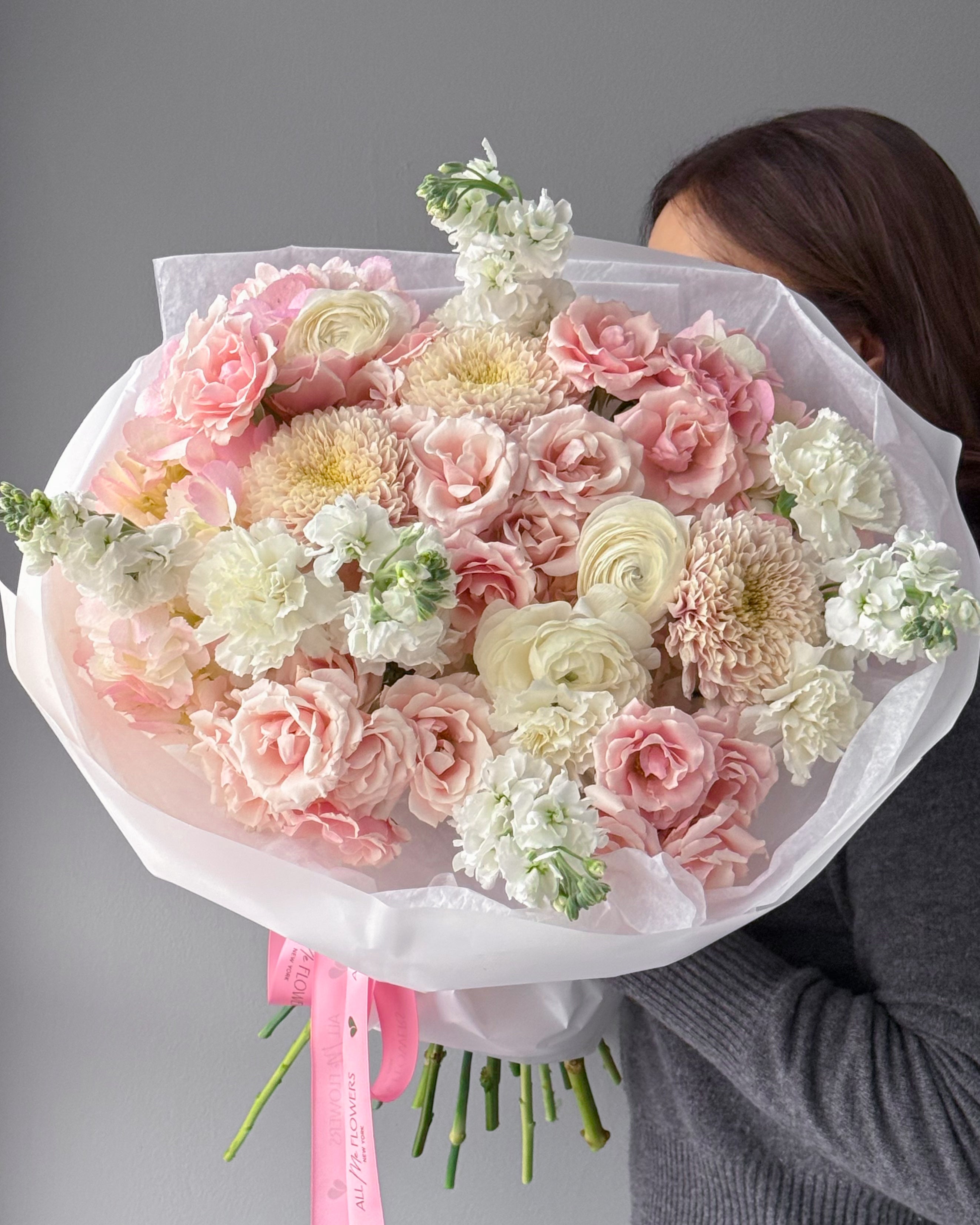 Round Bouquet “Blush” - roses, ranunculuses, hydrangeas, seasonal flowers
