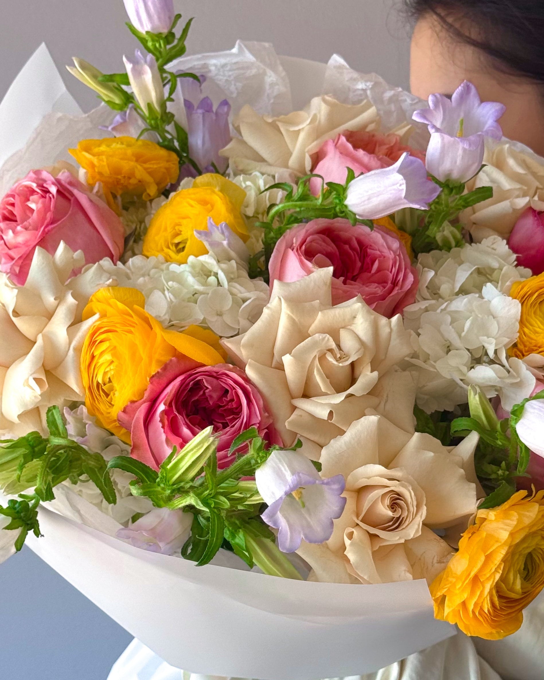 bouquet-morning-melody-roses-ranunculus-seasonal-flowers-brooklyn-nyc