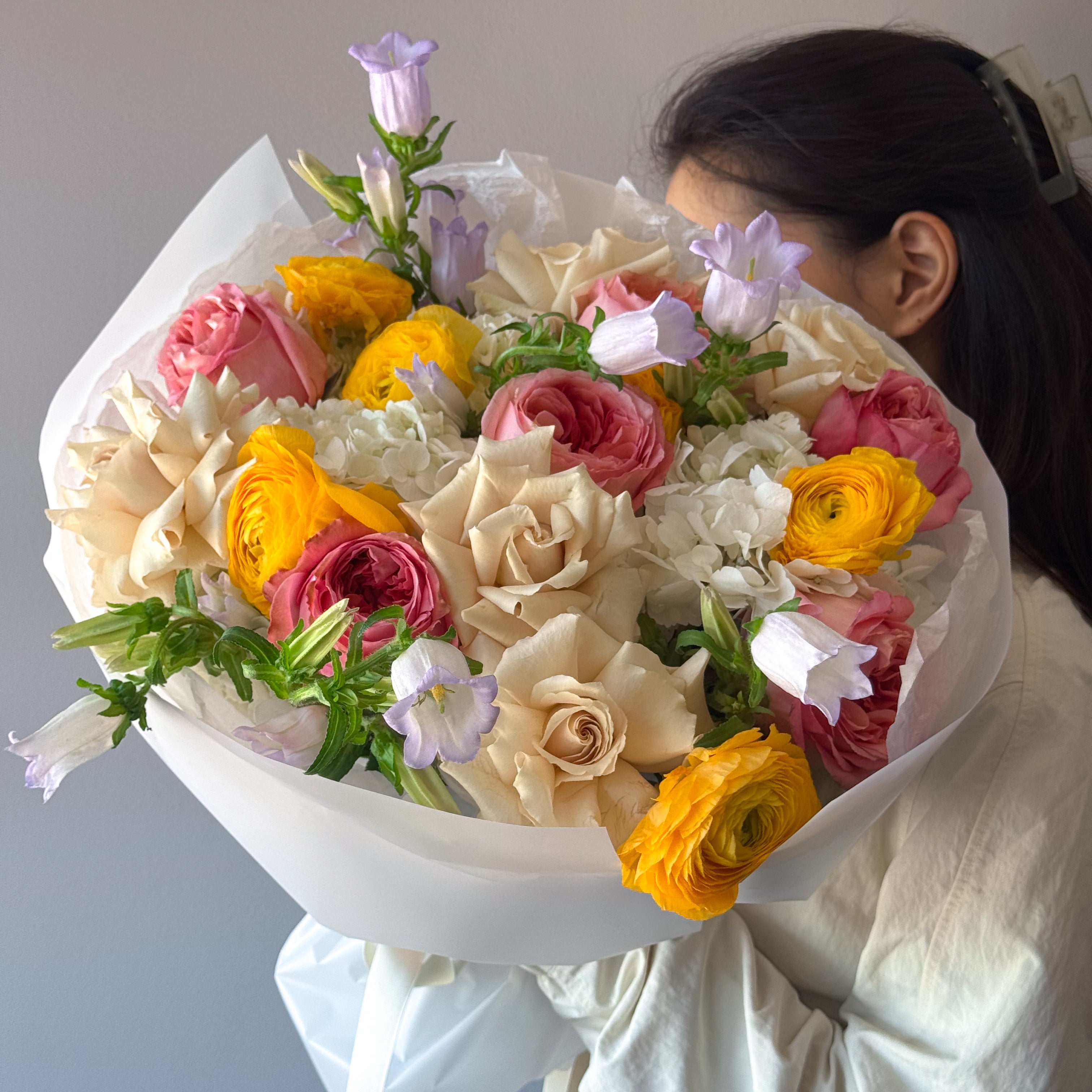 bouquet-morning-melody-roses-ranunculus-seasonal-flowers-brooklyn-nyc