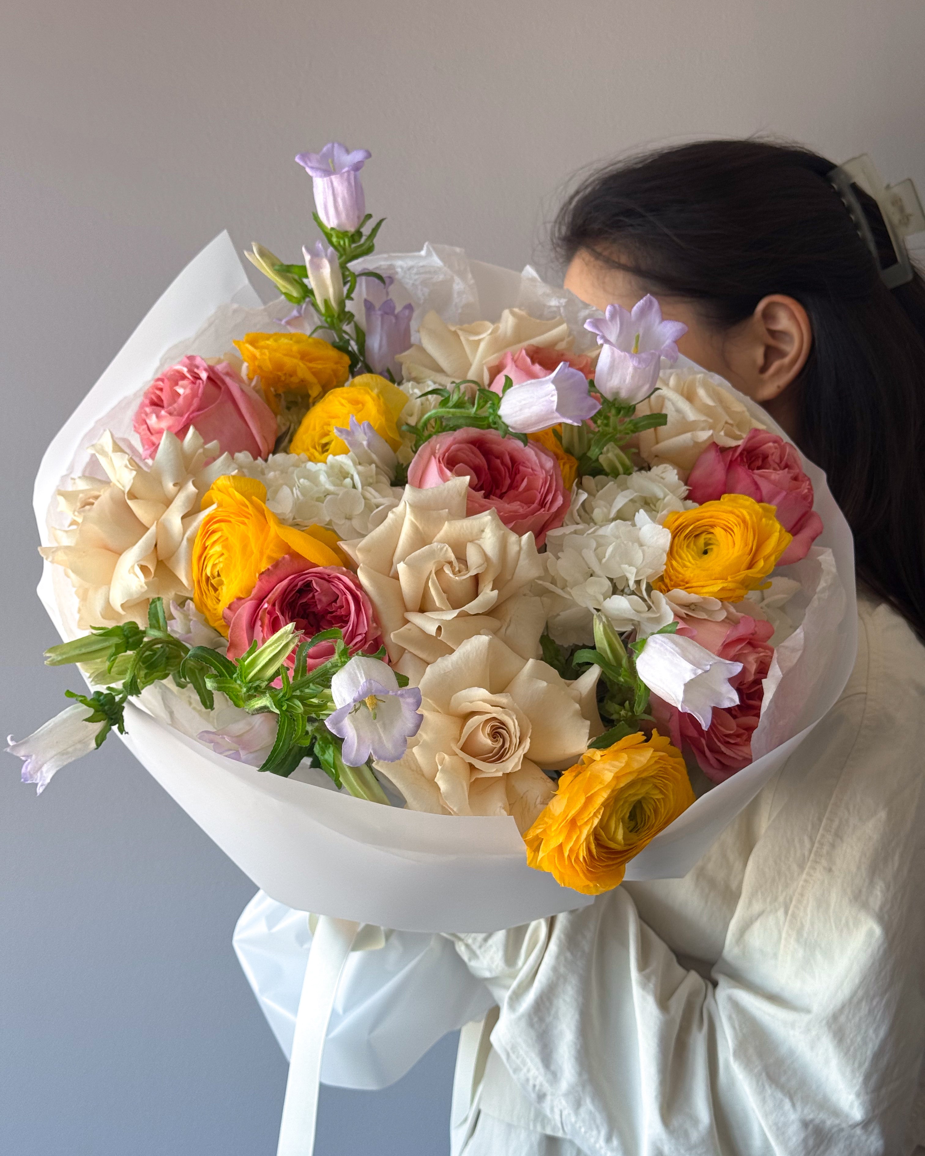 bouquet-morning-melody-roses-ranunculus-seasonal-flowers-brooklyn-nyc