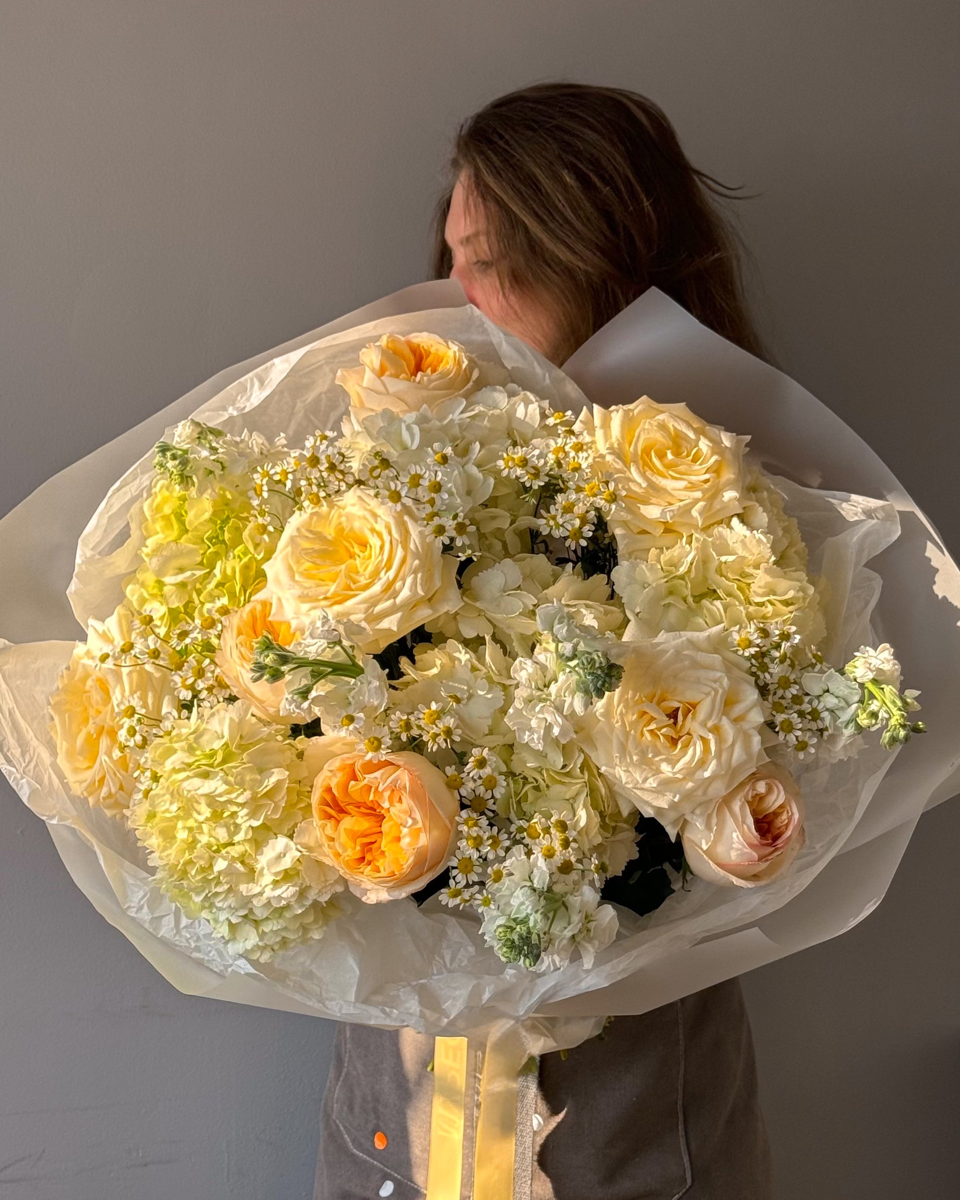 designer-mixes-round-bouquet-sunny-yellow-white-brooklyn-nyc
