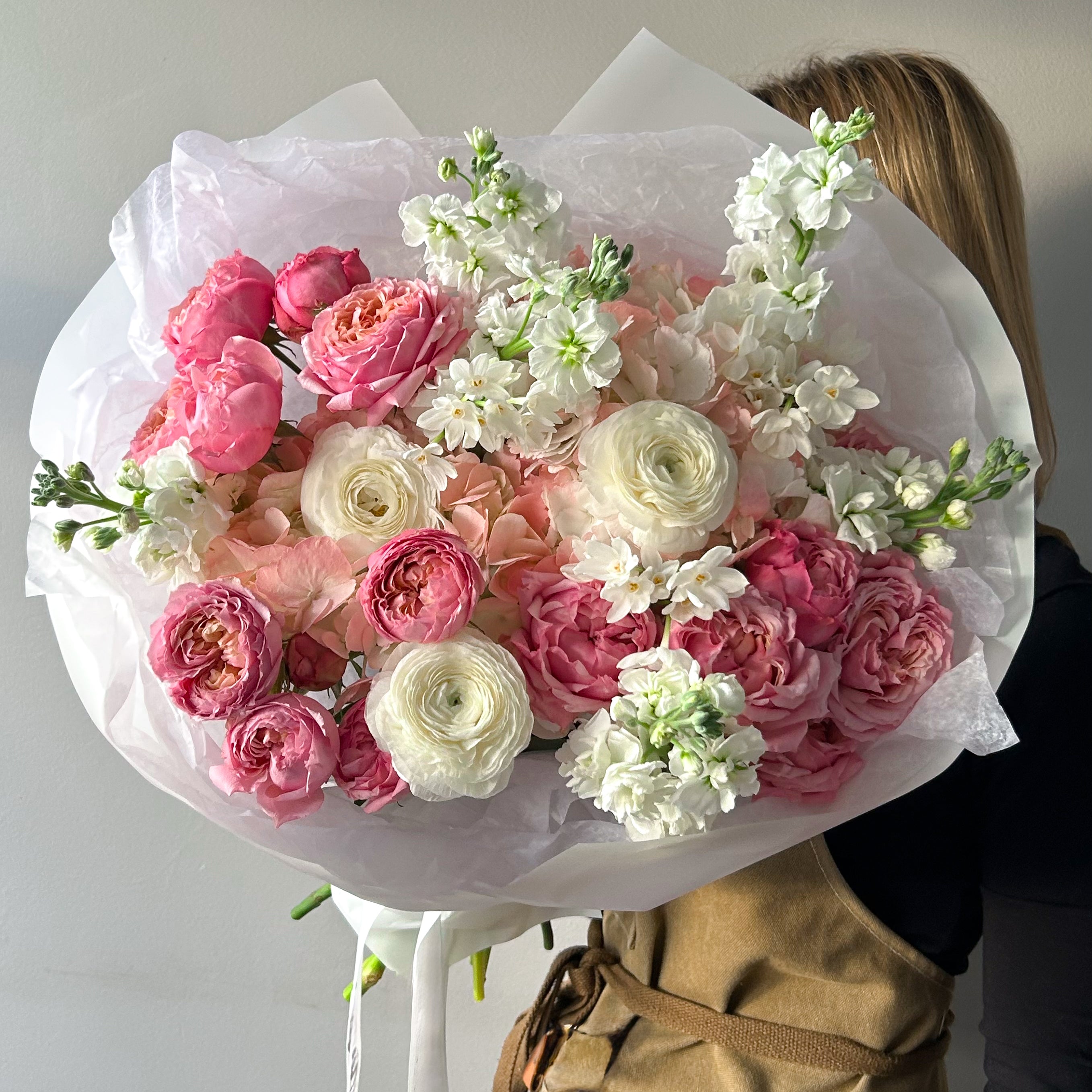 designer-mixes-round-bouquet-blush-pink-cream-romantic-brooklyn-nyc