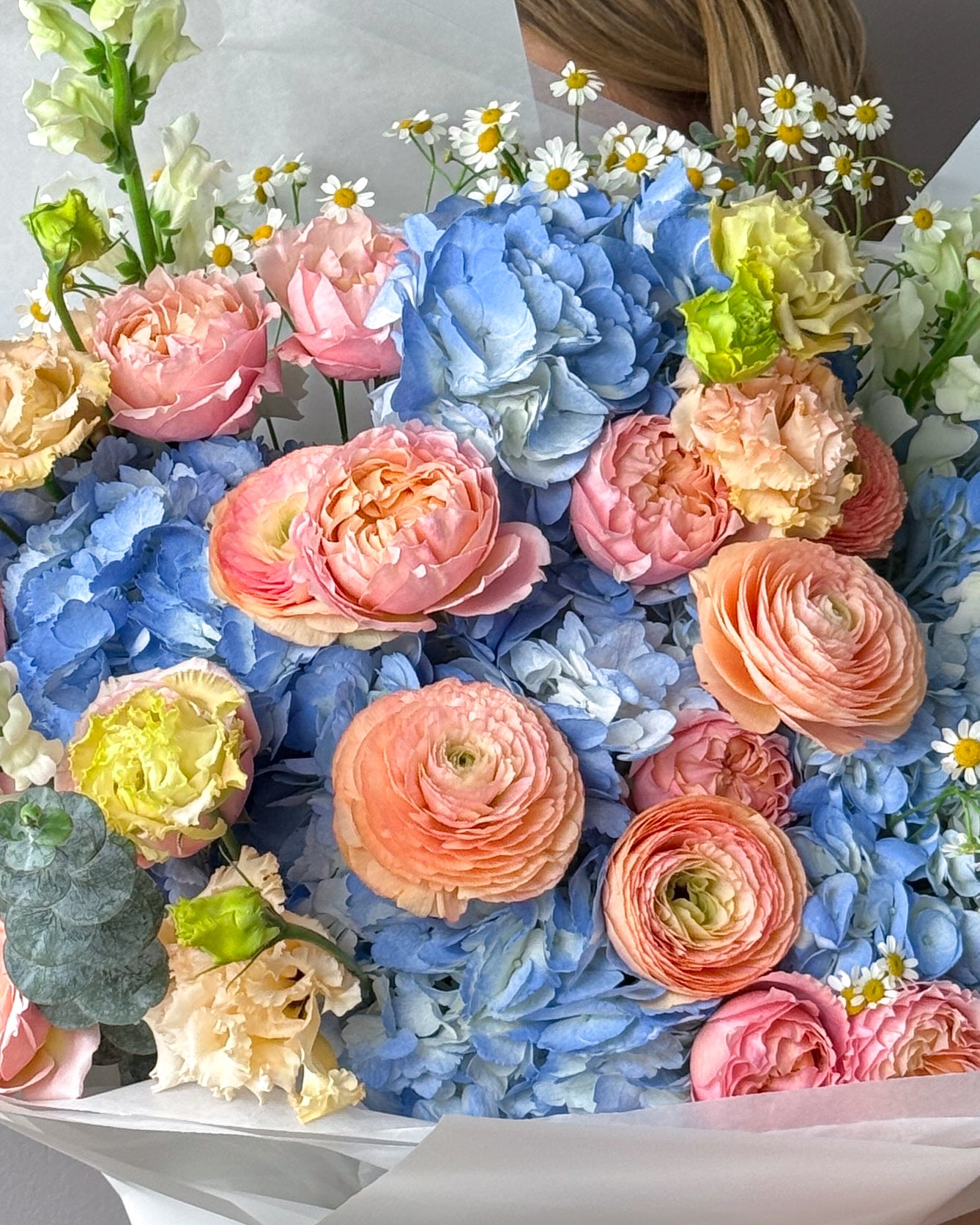 designer-mixes-flow-bouquet-aurora-pastel-blue-coral-brooklyn-nyc