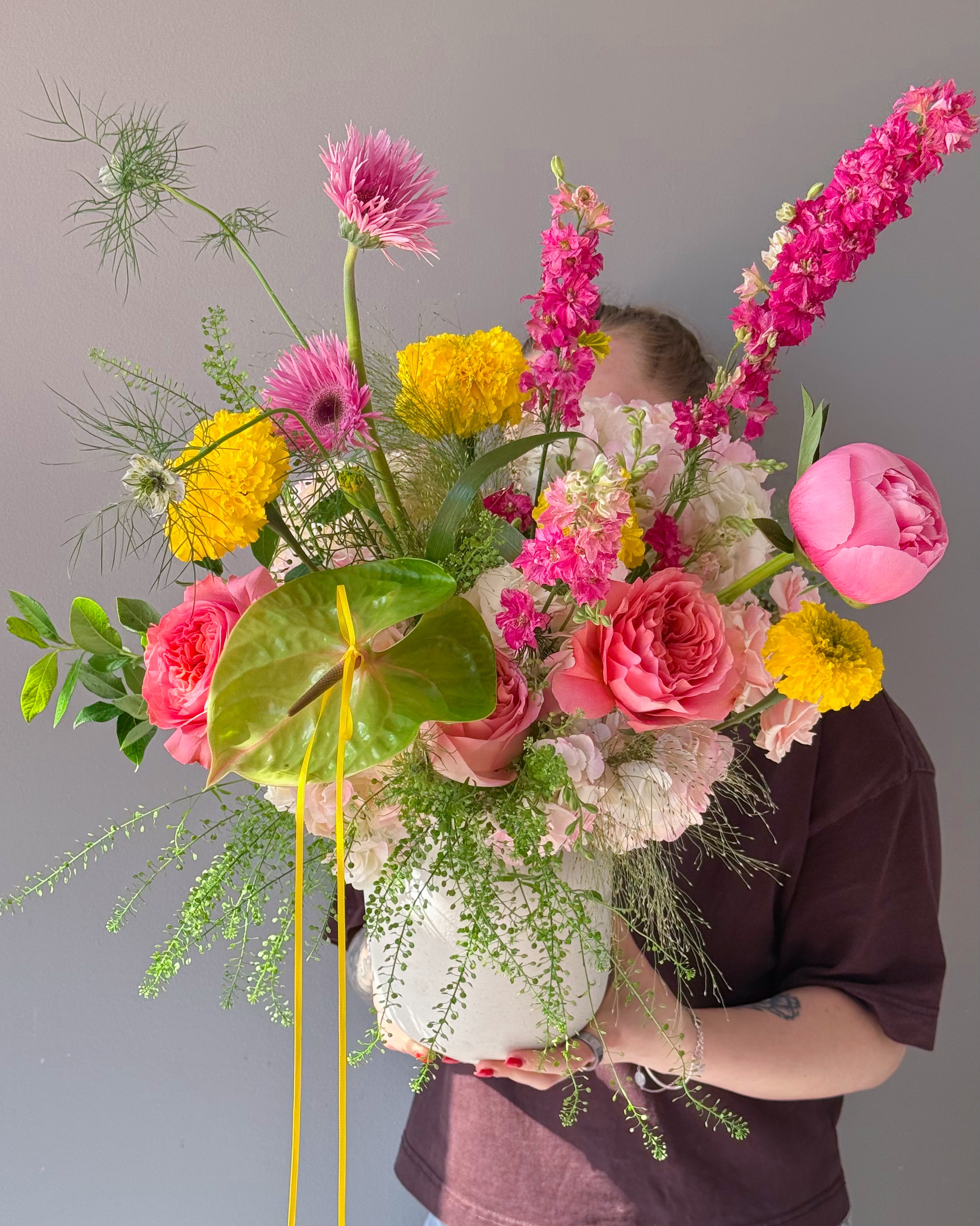 Vase Arrangement “Maison Pastel” - roses, peonies, garden roses, seasonal flowers, vase included