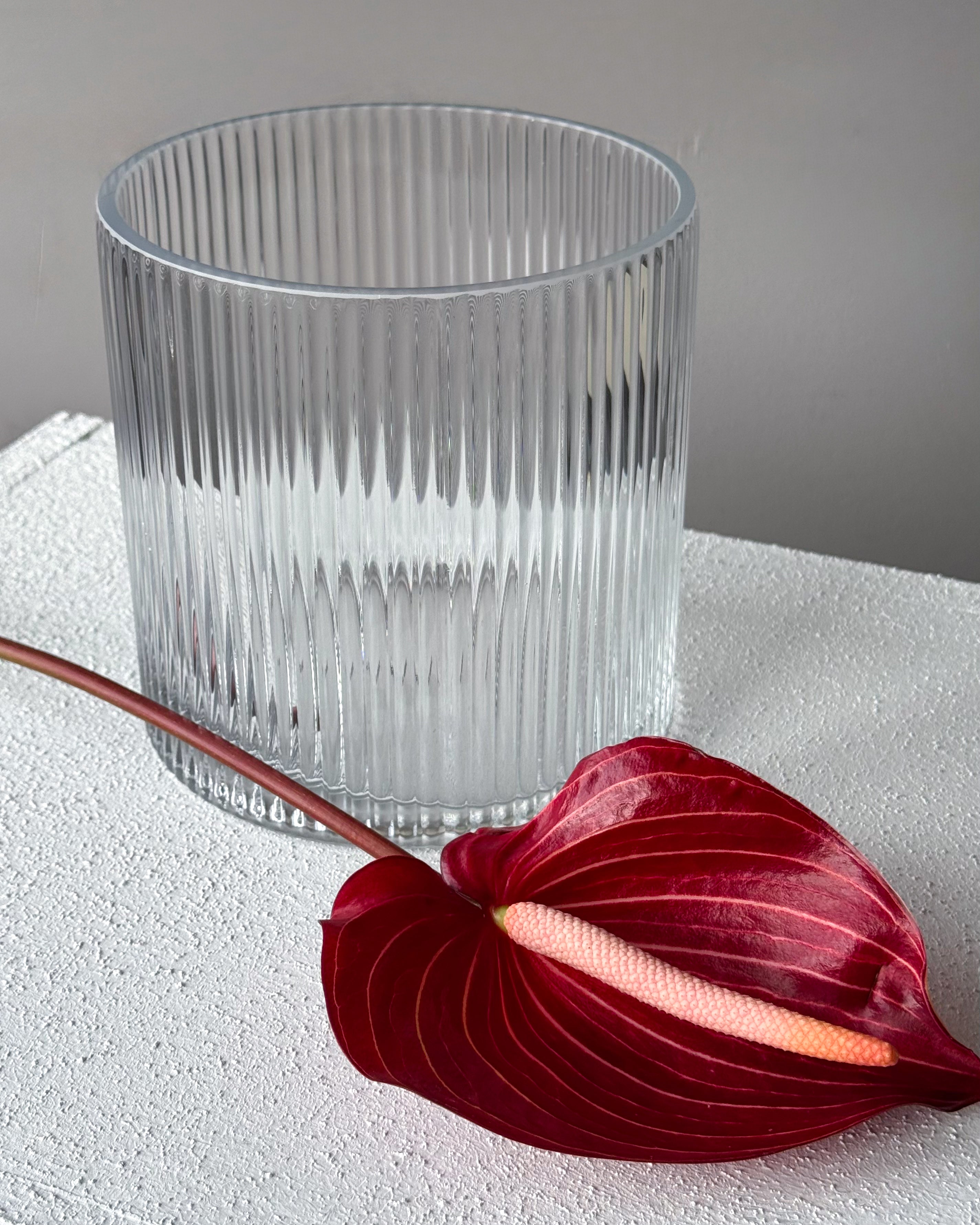vase-n3-clear-ribbed-glass-modern-cylinder-floral-arrangements-all-me-flowers-brooklyn-nyc