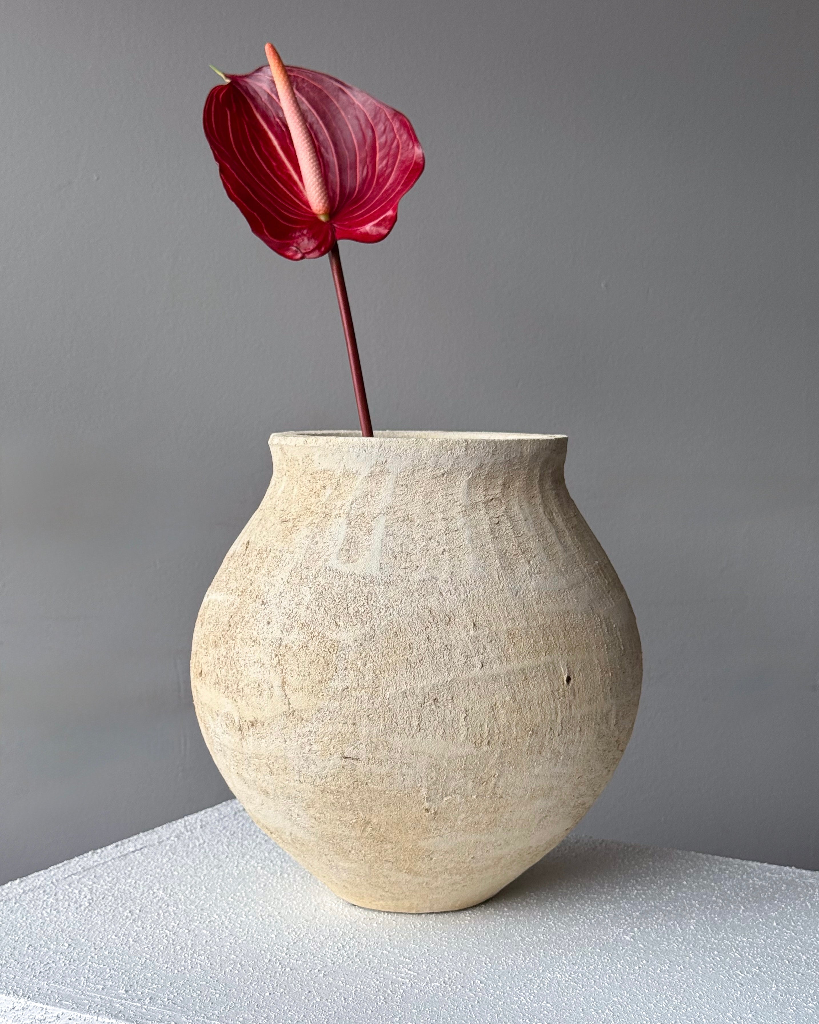 vase-n1-ceramic-sand-finish-minimalist-decor-all-me-flowers-brooklyn-nyc