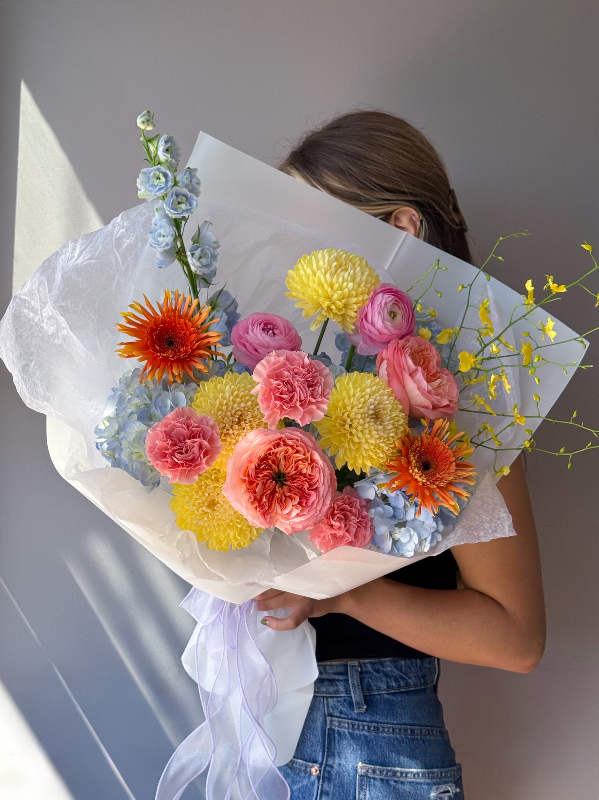 flow-bouquet-festival-garden-roses-yellow-chrysanthemums-orange-accents-all-me-flowers-palette-bouquets-nyc