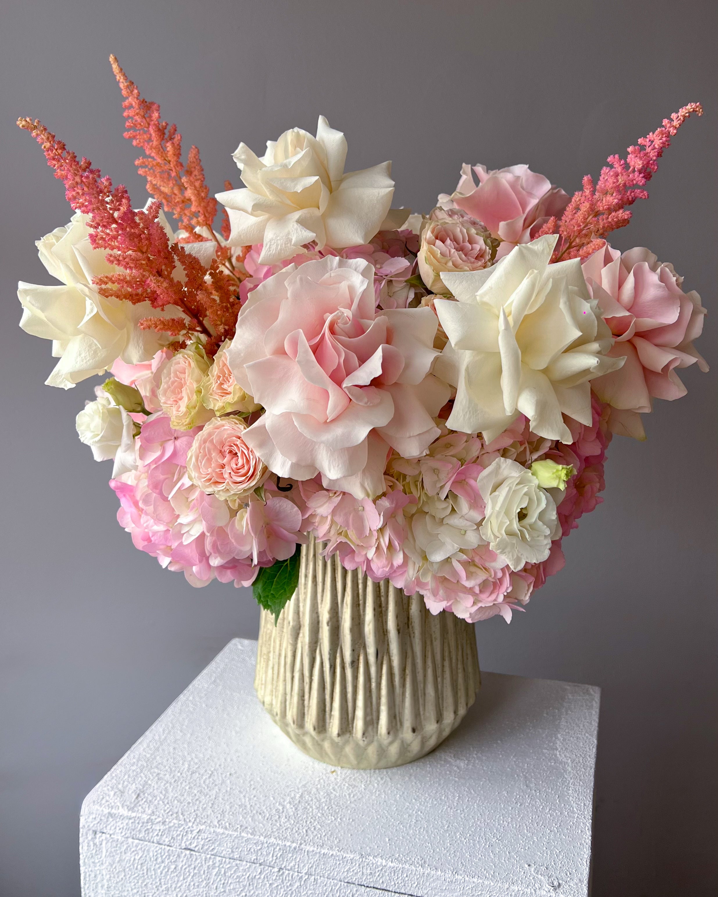 vase-arrangement-blush-pink-roses-hydrangeas-astilbe-palette-bouquet-in-vase-all-me-flowers-nyc