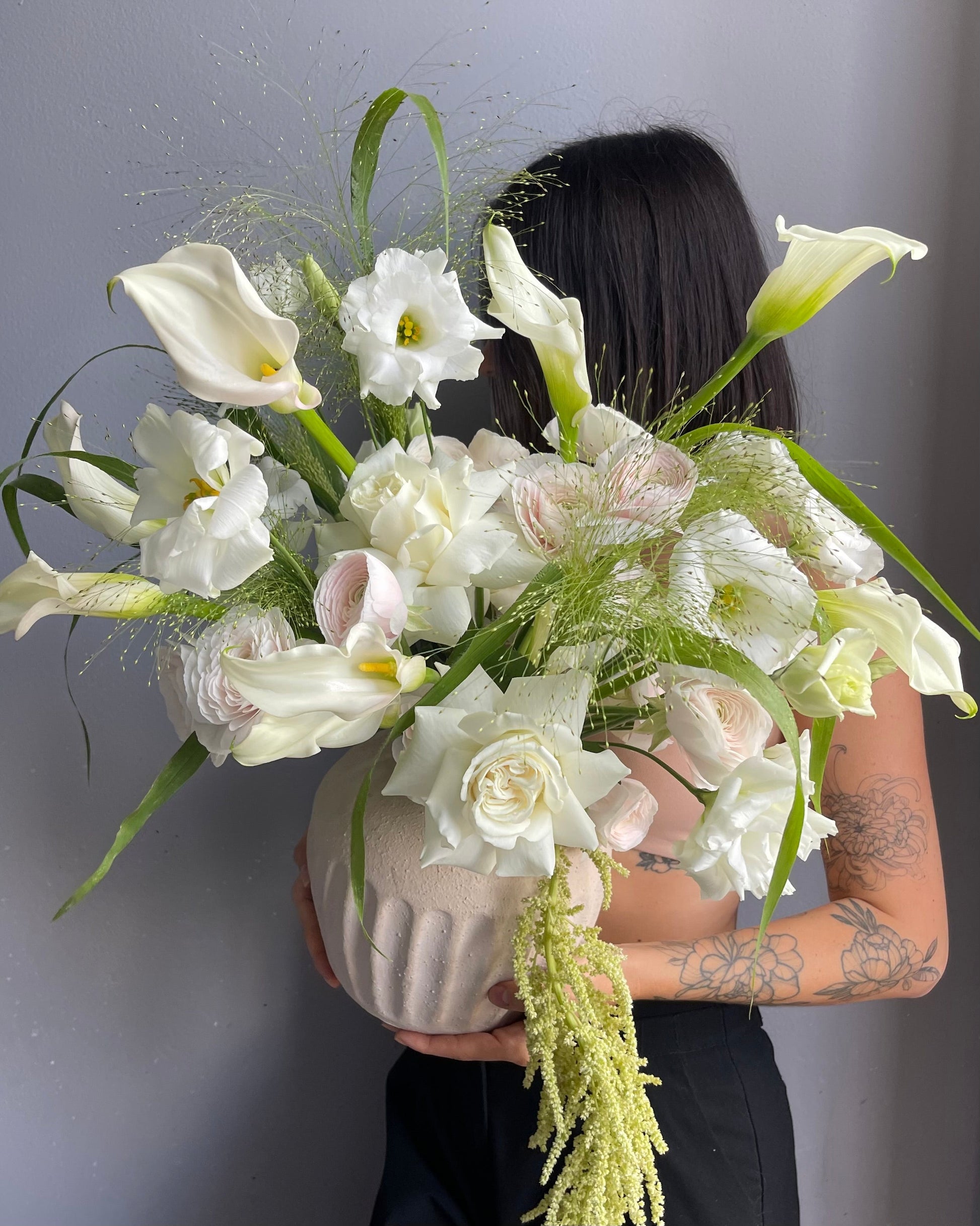 vase-arrangement-whisper-calla-lilies-white-roses-ranunculus-all-me-flowers-nyc