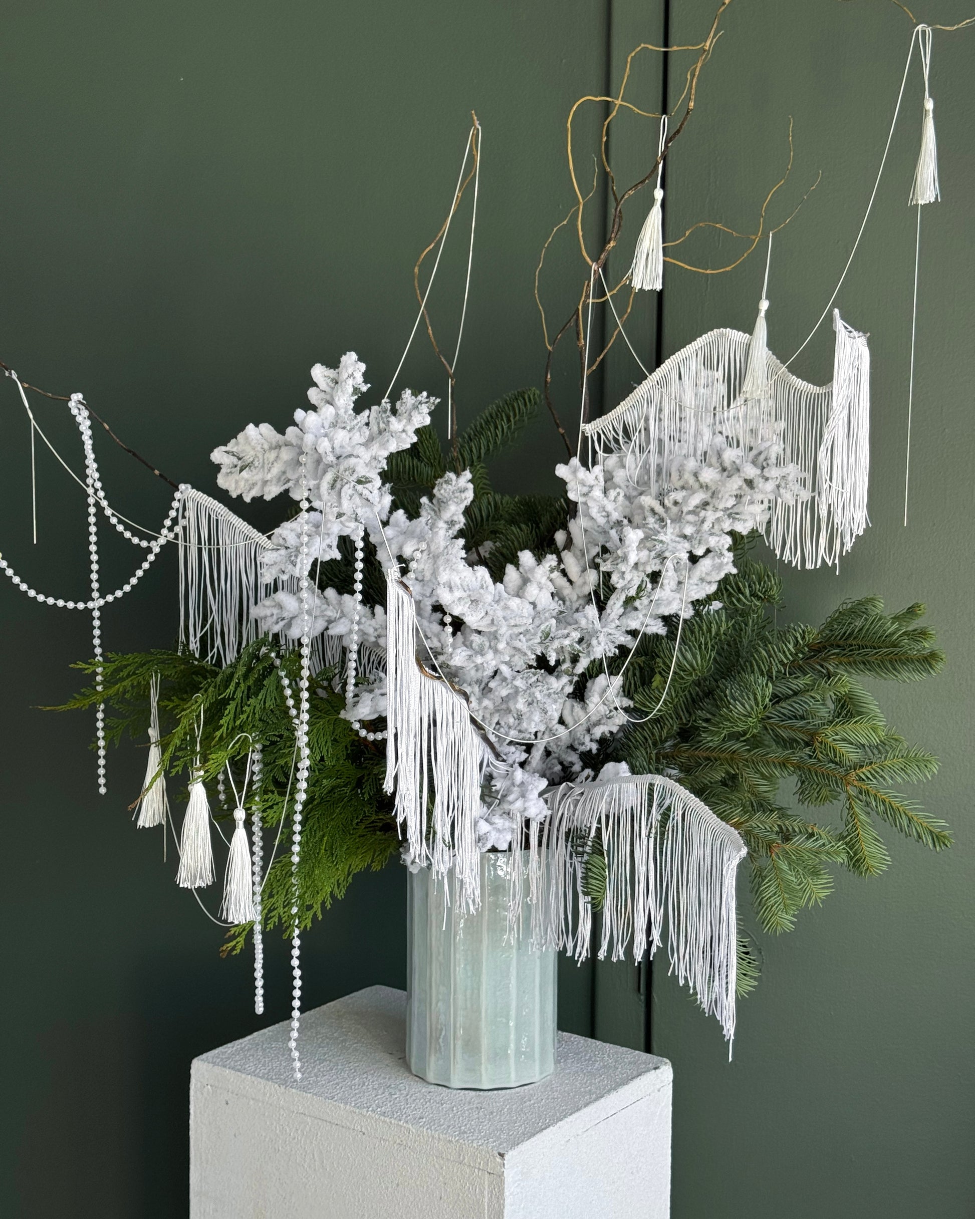 vase-arrangement-snow-queen-winter-branches-evergreens-eucalyptus-white-fringe-all-me-flowers-nyc