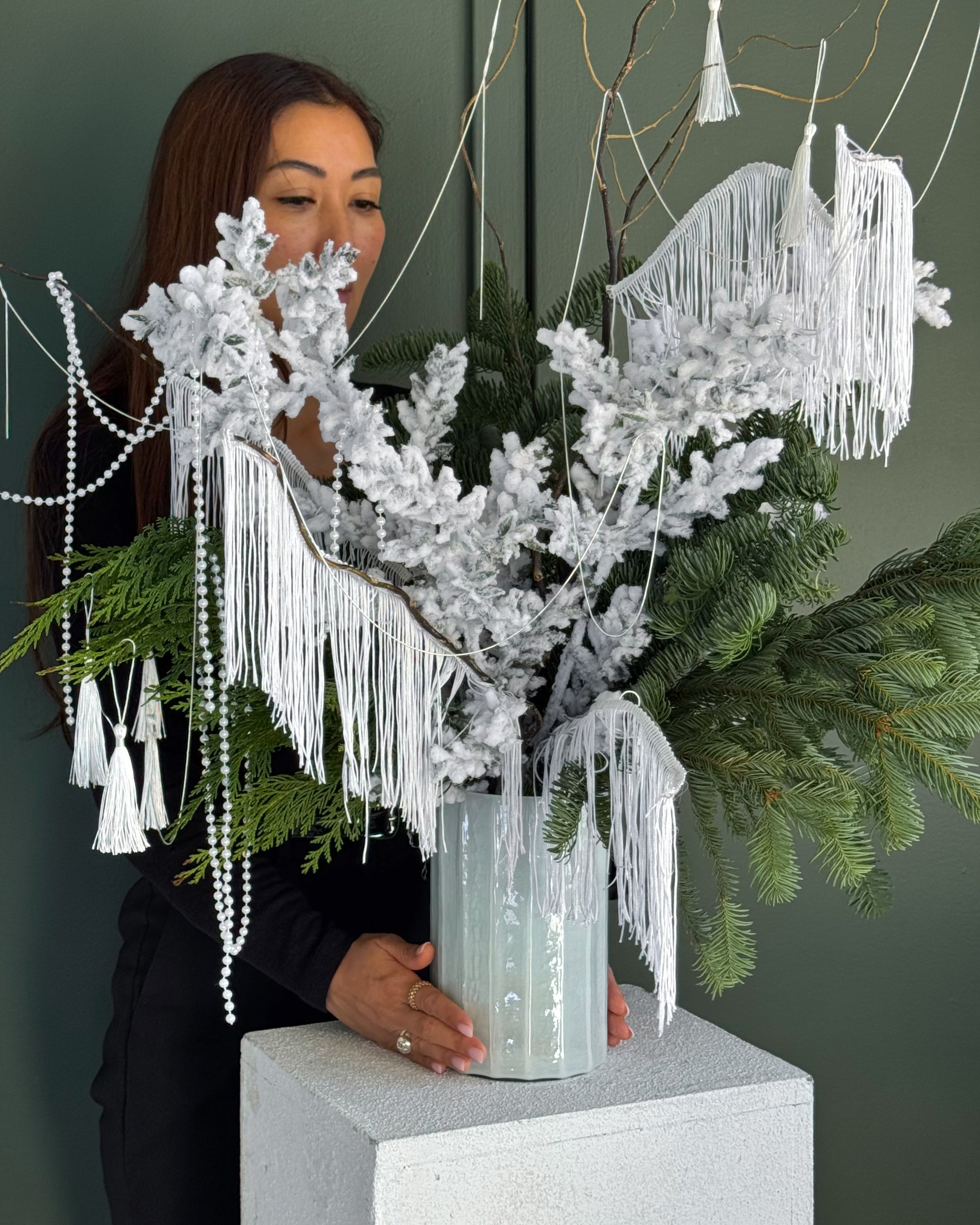 vase-arrangement-snow-queen-winter-branches-evergreens-eucalyptus-white-fringe-all-me-flowers-nyc