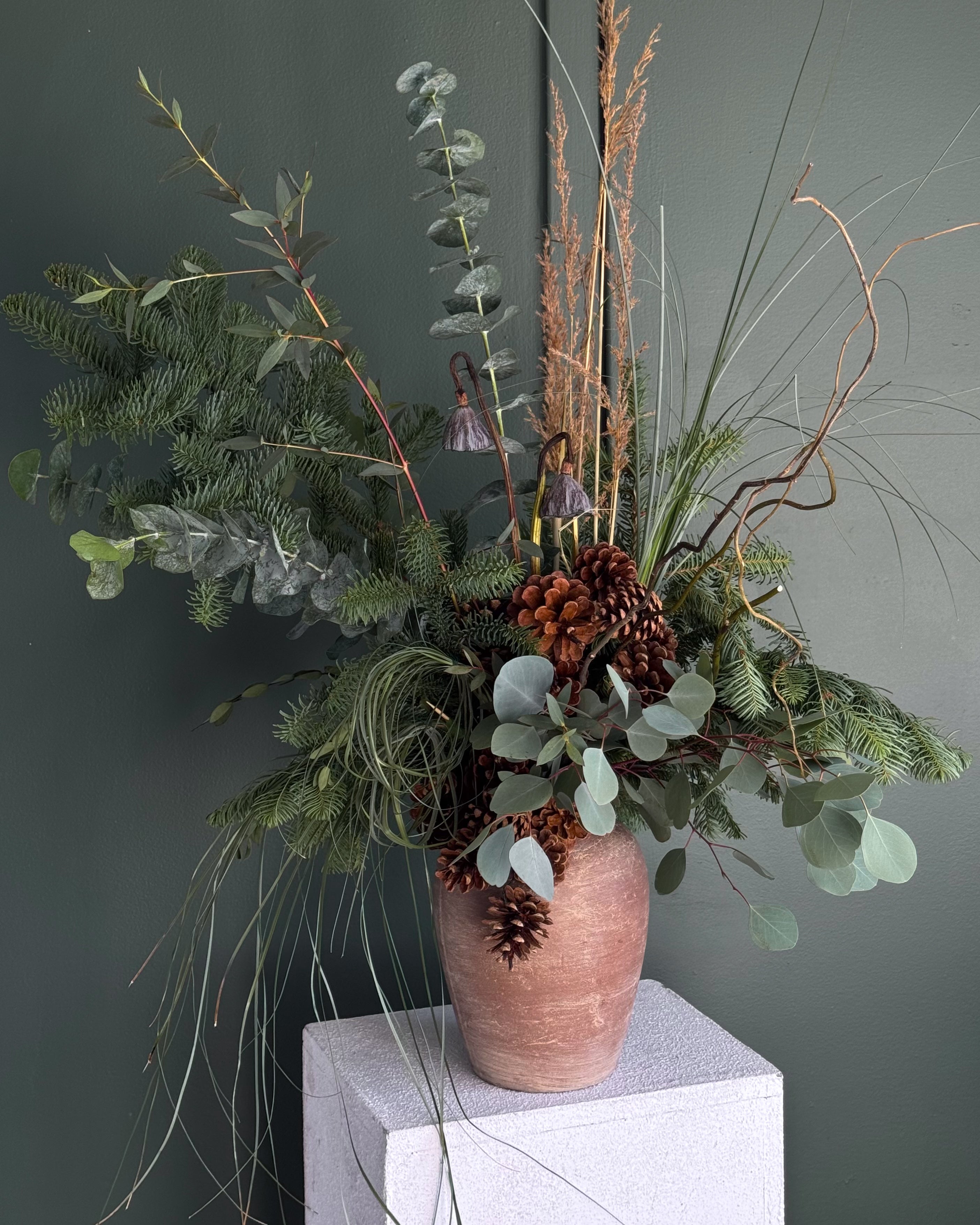 vase-arrangement-winter-forest-fir-eucalyptus-pinecones-rustic-winter-greenery-all-me-flowers-nyc