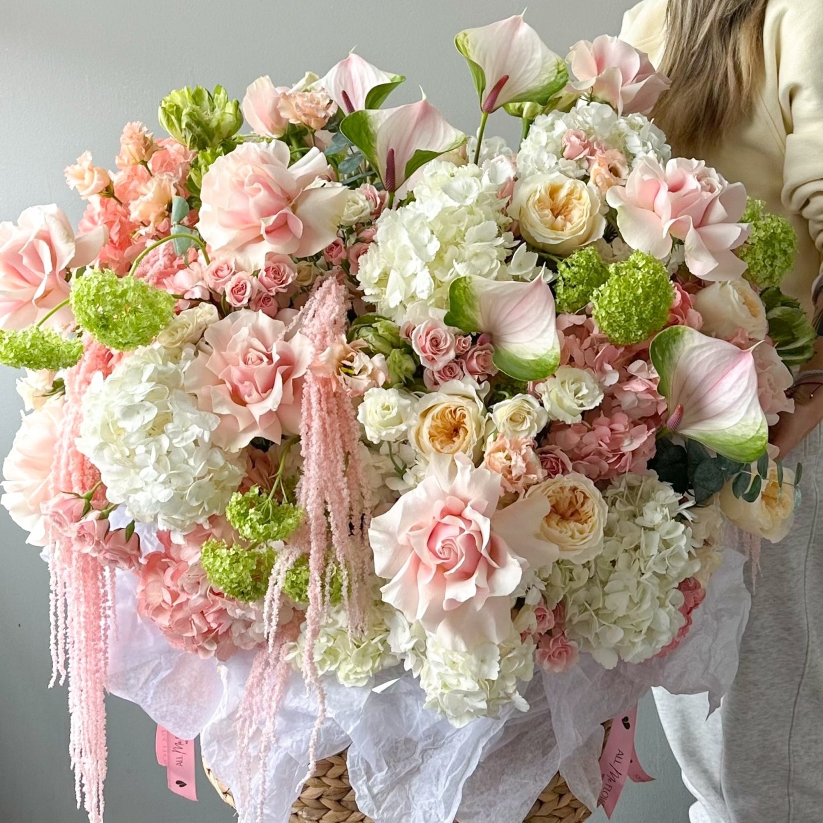Basket “Bloom Atelier” - garden roses, hydrangeas, seasonal flowers - All Me Flowers