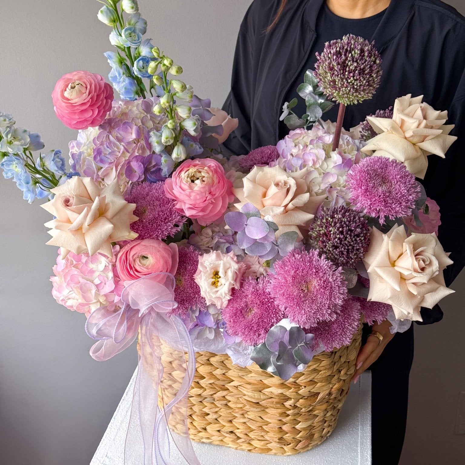 Basket "Cotton" - roses, hydrangeas, ranunculuses, seasonal flowers - All Me Flowers