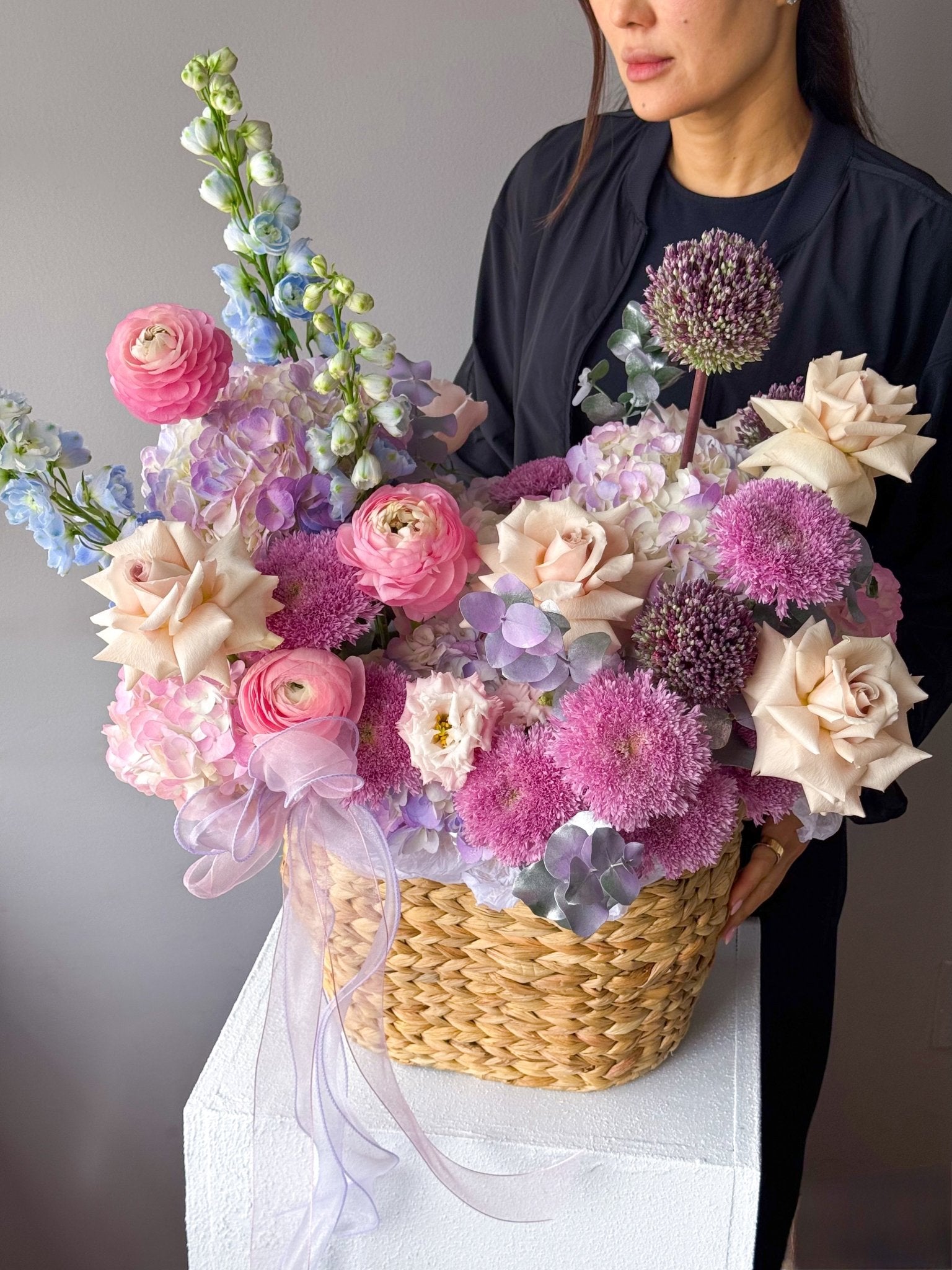 Basket "Cotton" - roses, hydrangeas, ranunculuses, seasonal flowers - All Me Flowers