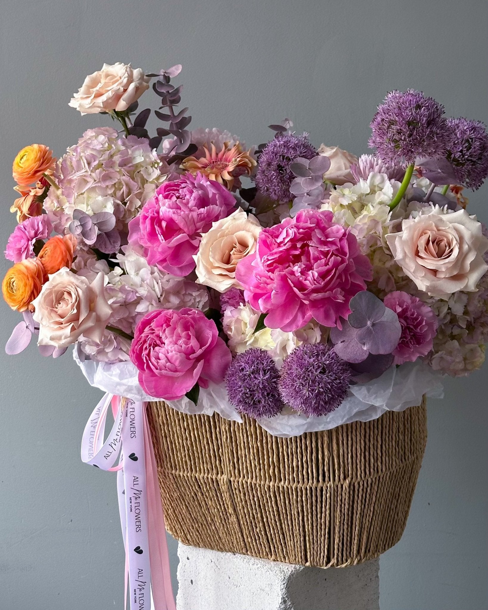 Basket "Cotton" - roses, hydrangeas, ranunculuses, seasonal flowers - All Me Flowers