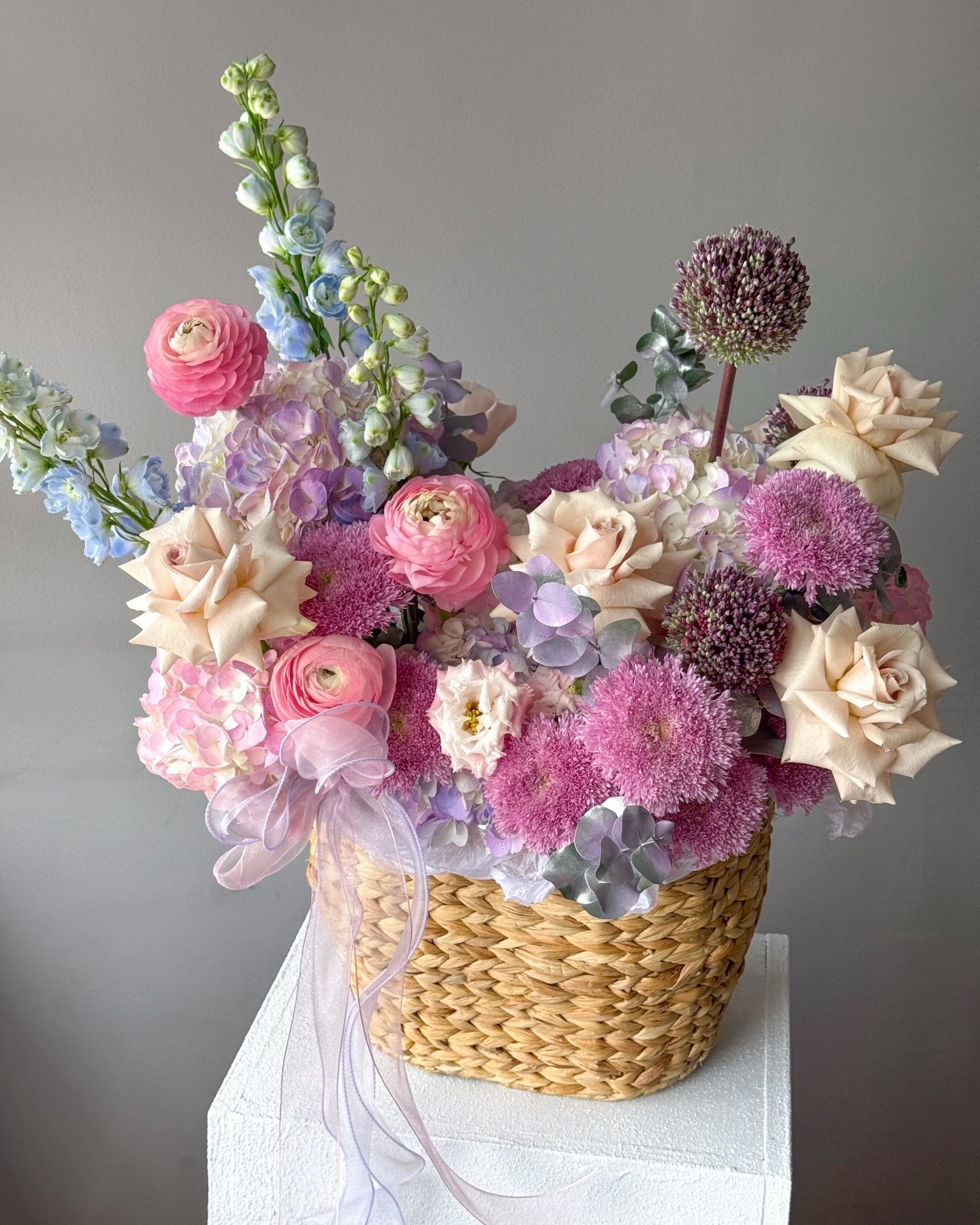 Basket "Cotton" - roses, hydrangeas, ranunculuses, seasonal flowers - All Me Flowers