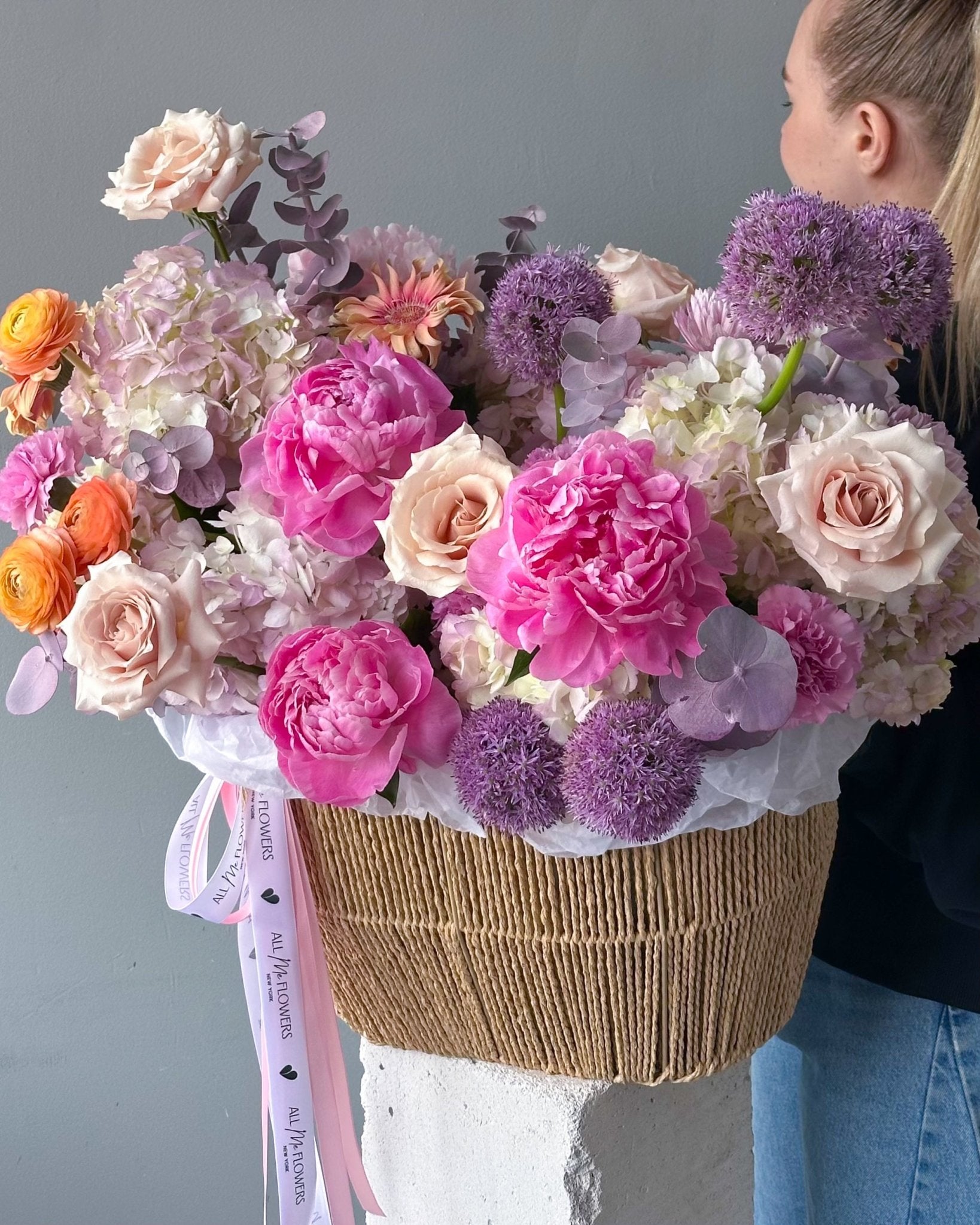 Basket "Cotton" - roses, hydrangeas, ranunculuses, seasonal flowers - All Me Flowers