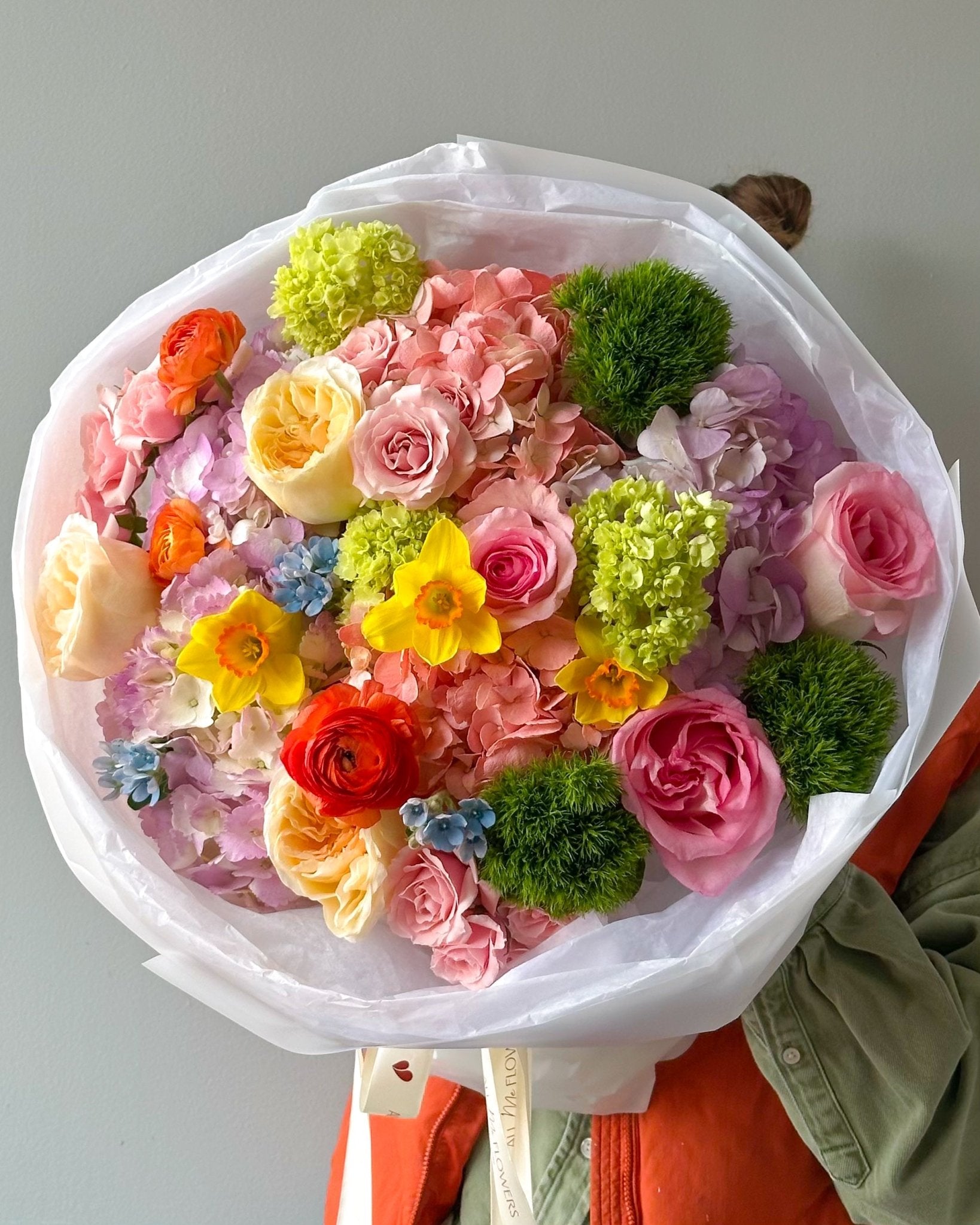 Bouquet “Dopamine” - roses, ranunculuses, seasonal flowers - All Me Flowers