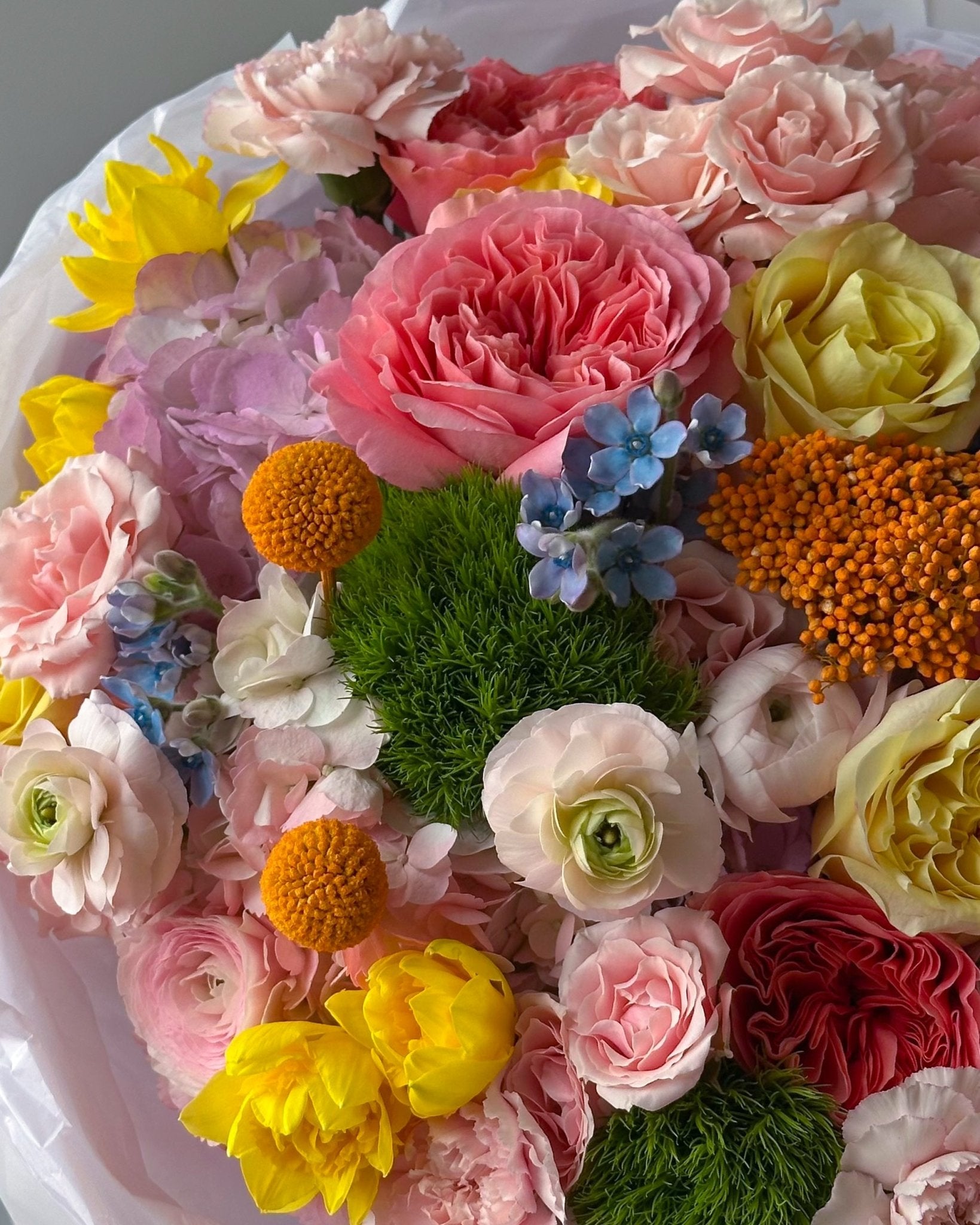 Bouquet “Dopamine” - roses, ranunculuses, seasonal flowers - All Me Flowers