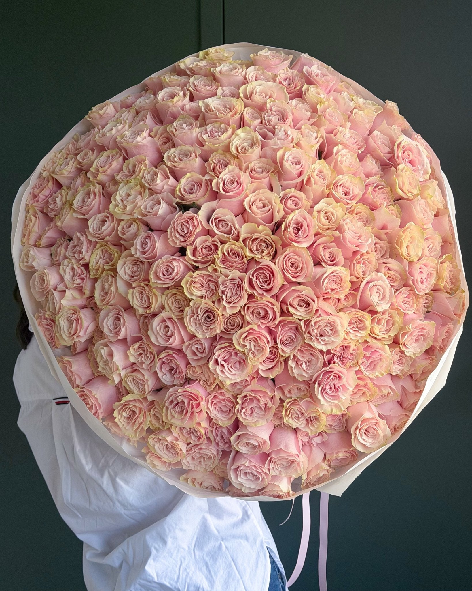Bouquet of Pink Mondiale roses - 200 stems in the pic - All Me Flowers