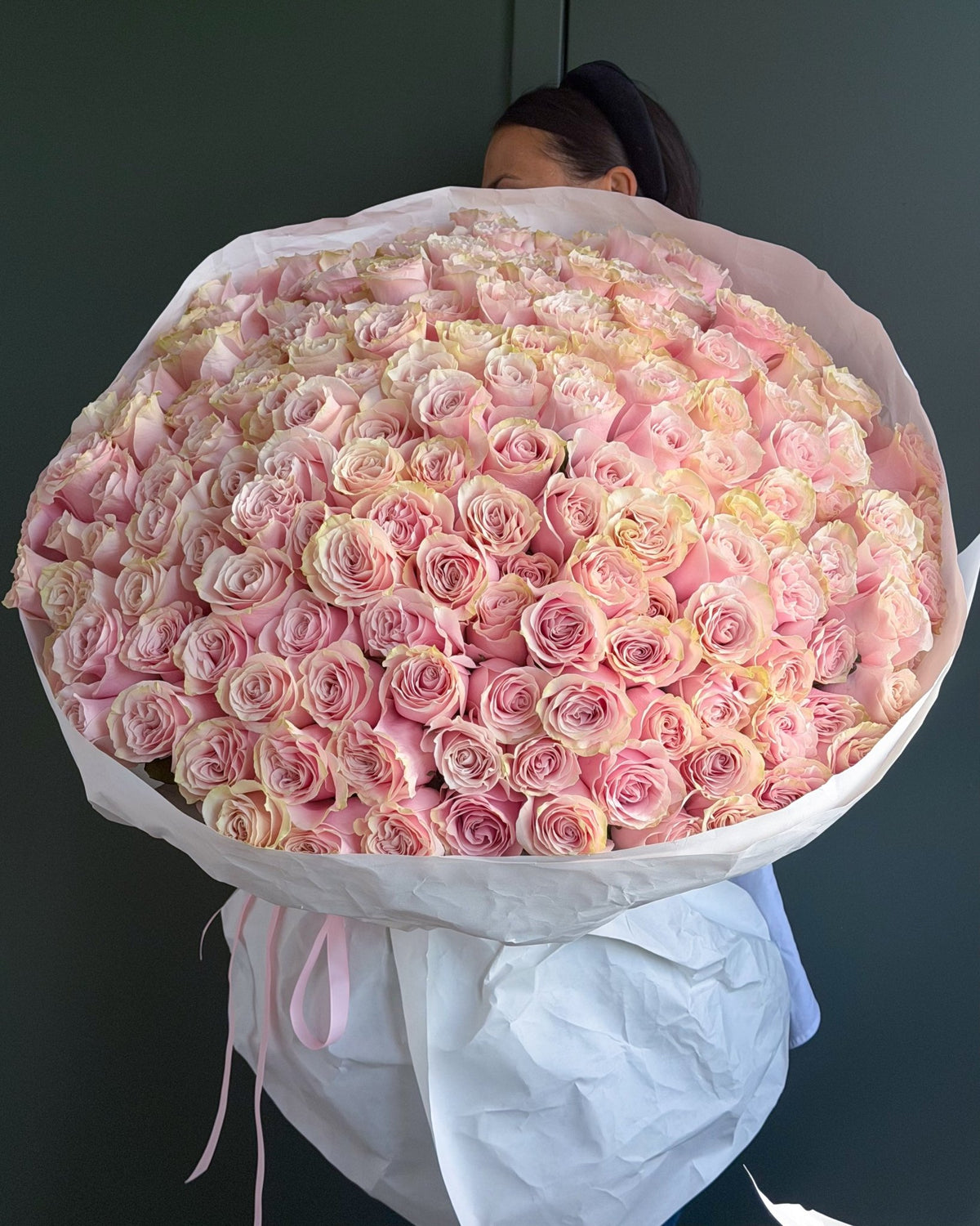 Bouquet of Pink Mondiale roses - 200 stems in the pic - All Me Flowers