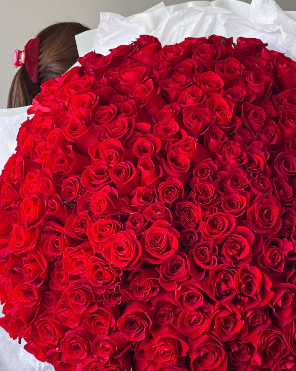 Bouquet of red roses - 200 stems in the pic - All Me Flowers