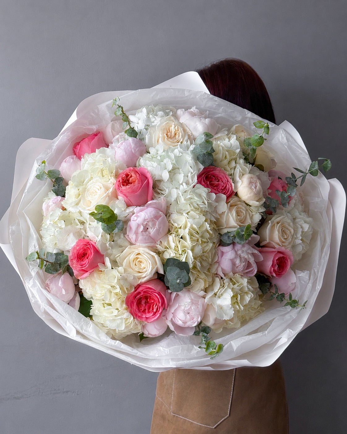 Bouquet of the week N.1 - garden roses, peonies, hydrangeas - All Me Flowers