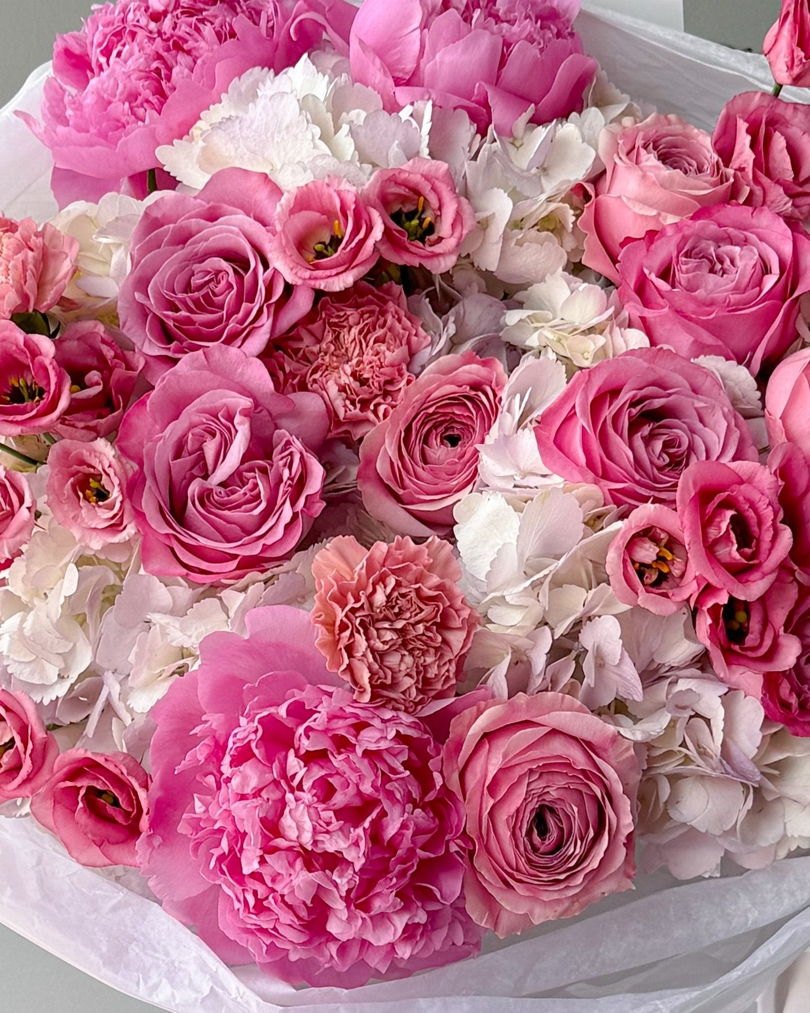 Bouquet of the week N.2 - peonies, garden roses, hydrangeas, carnations - All Me Flowers