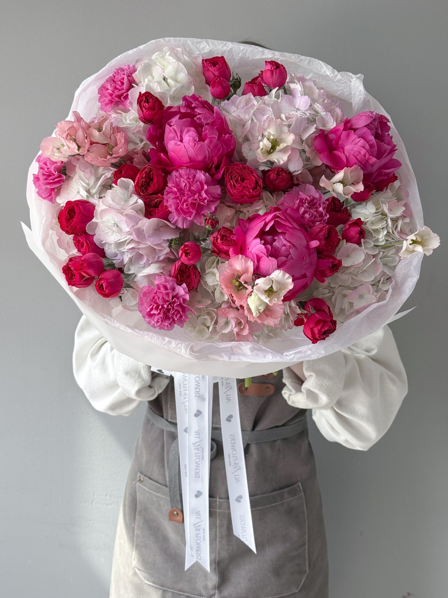Bouquet of the week N.4 - peonies, roses, seasonal flowers - All Me Flowers
