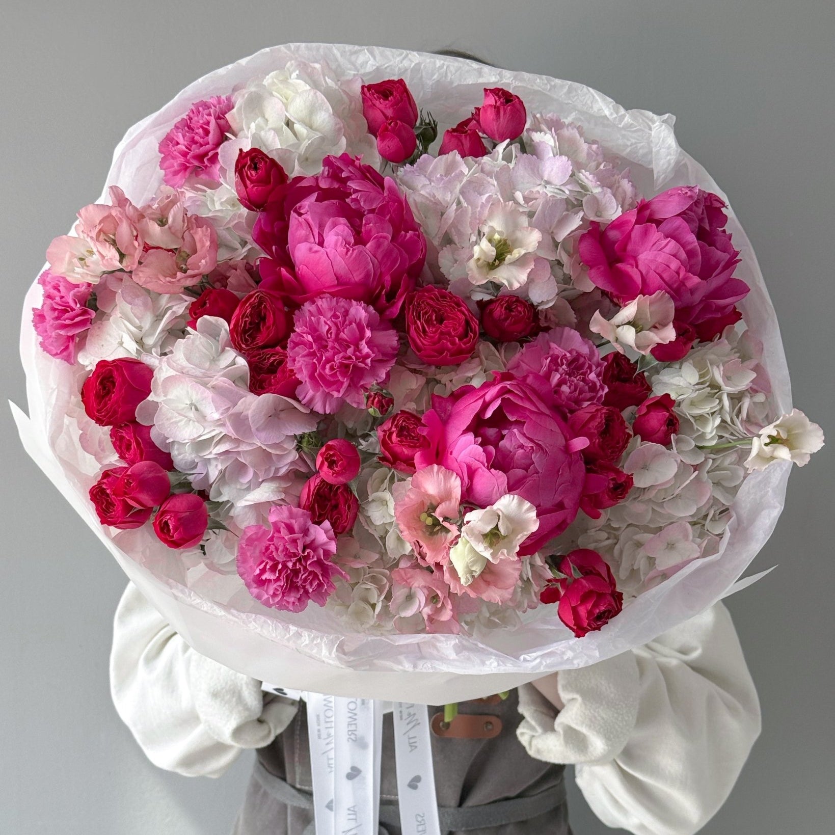 Bouquet of the week N.4 - peonies, roses, seasonal flowers - All Me Flowers