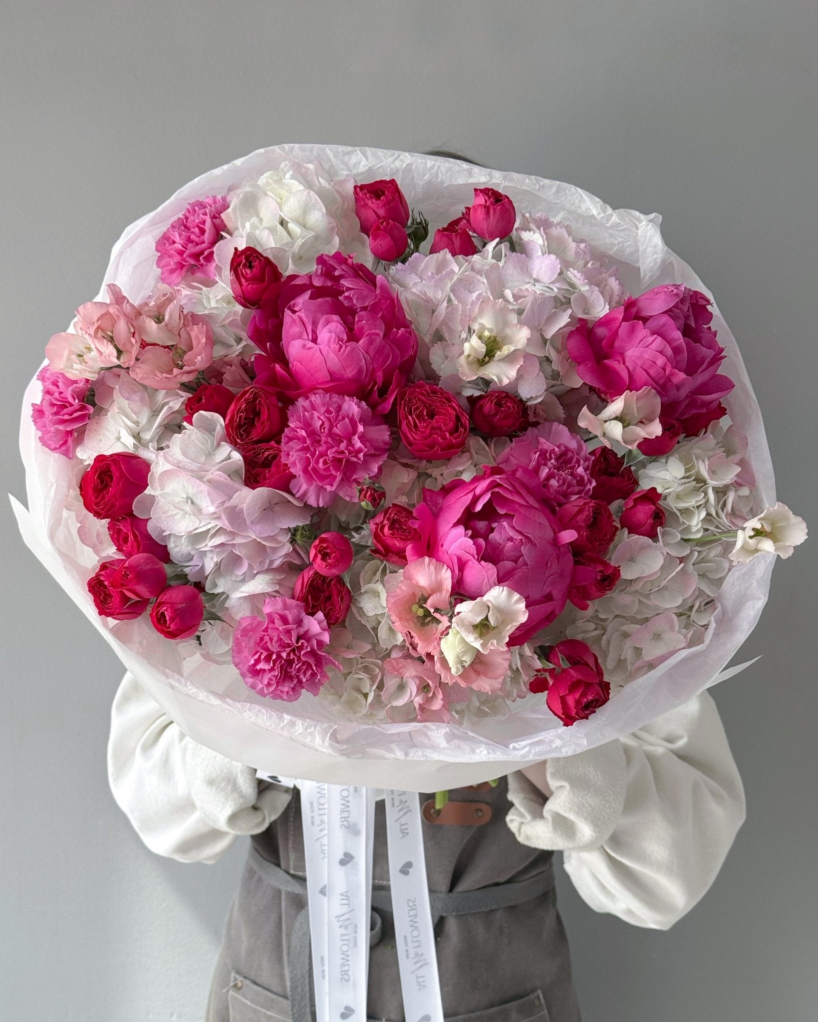 Bouquet of the week N.4 - peonies, roses, seasonal flowers - All Me Flowers