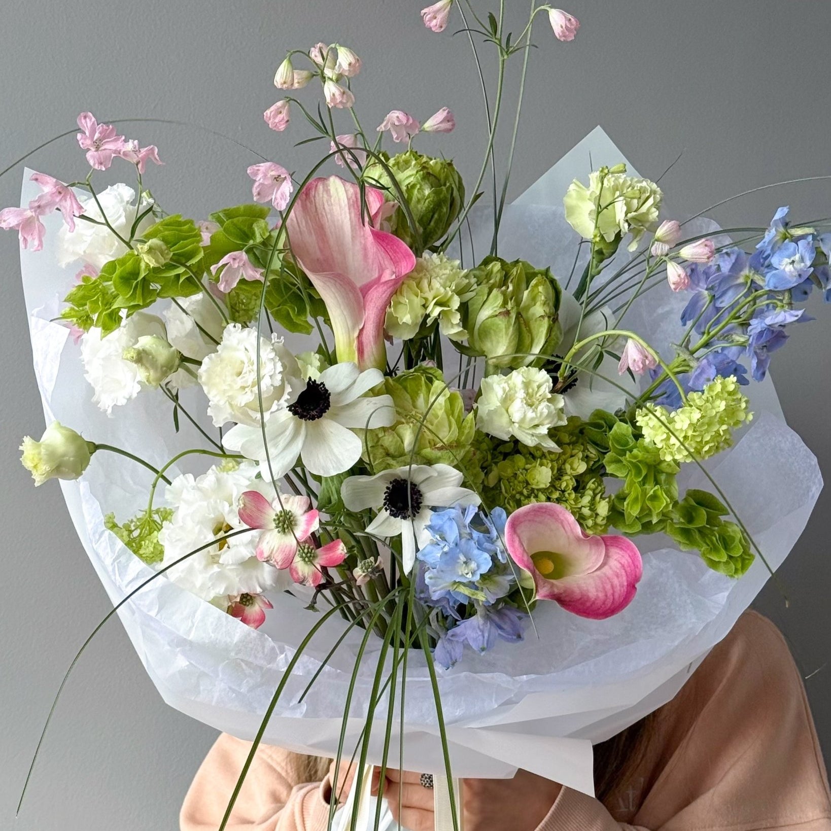Flow Bouquet “Meadow” - roses, calla lilies, seasonal flowers - All Me Flowers