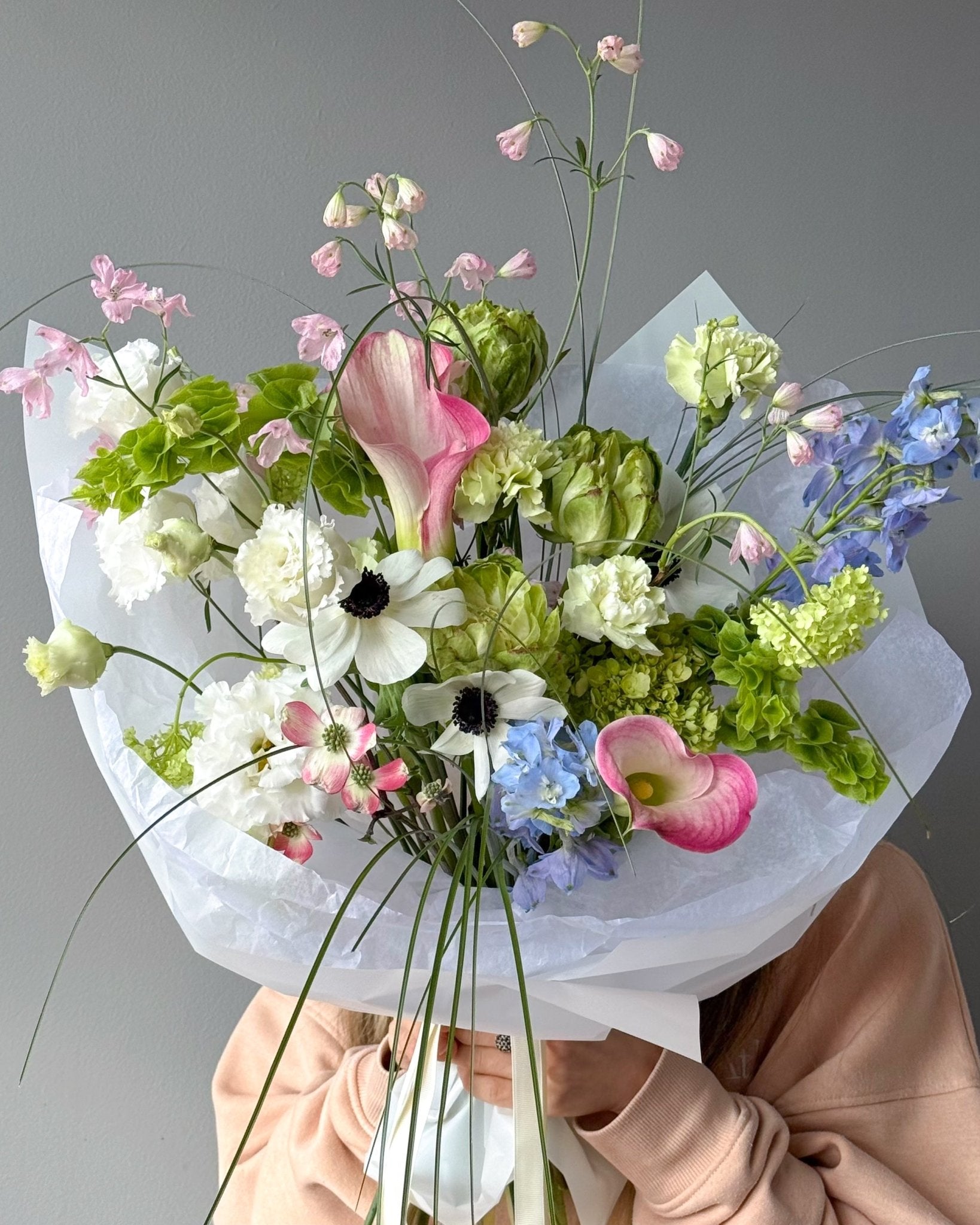Flow Bouquet “Meadow” - roses, calla lilies, seasonal flowers - All Me Flowers