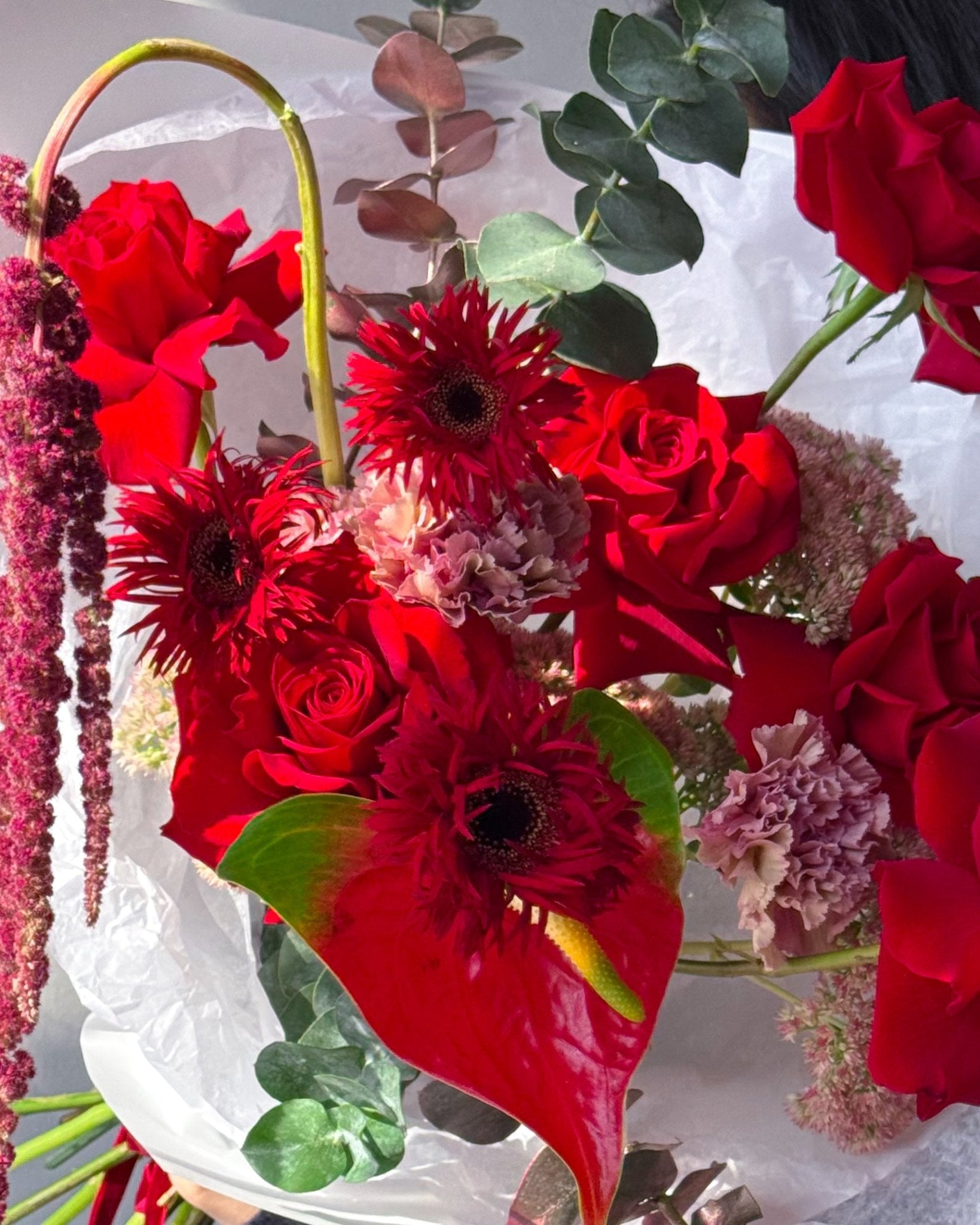 Flow Bouquet "Ruby" - roses, anthuriums, seasonal flowers - All Me Flowers