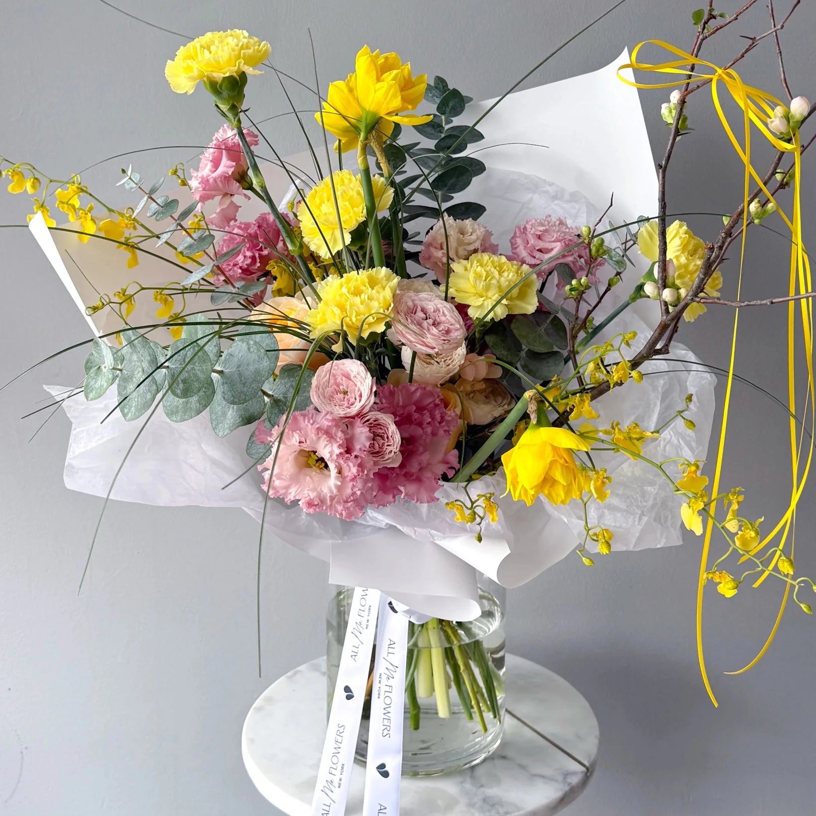Flow Bouquet “Sunny” - roses, daffodils, seasonal flowers - All Me Flowers