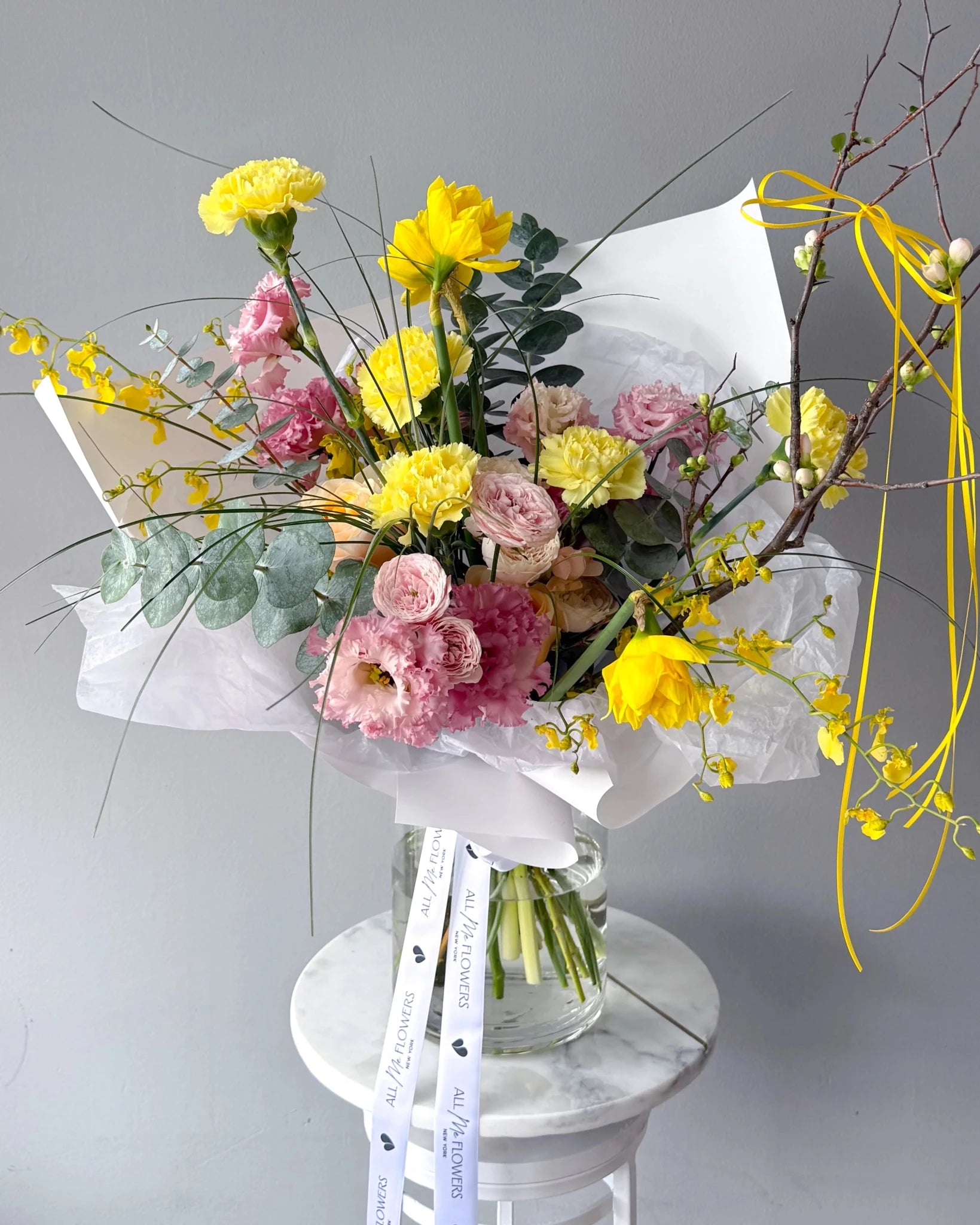 Flow Bouquet “Sunny” - roses, daffodils, seasonal flowers - All Me Flowers