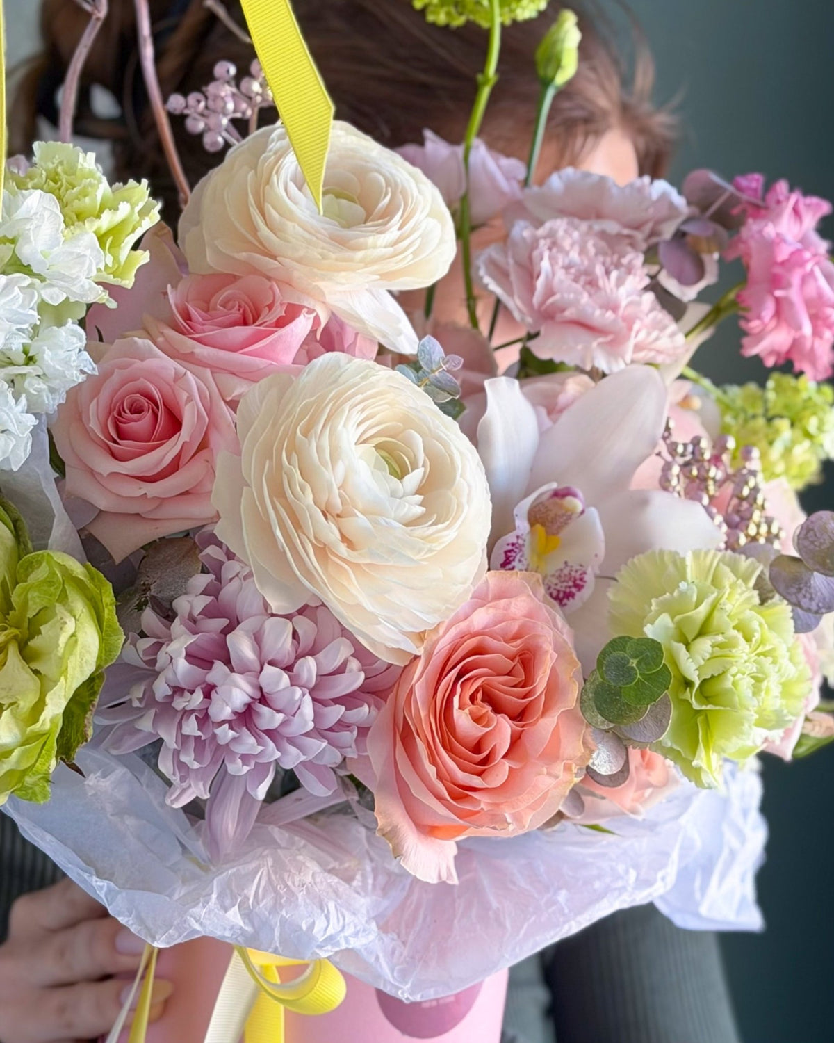 Flower Box “Blossom” - garden roses, seasonal flowers - All Me Flowers